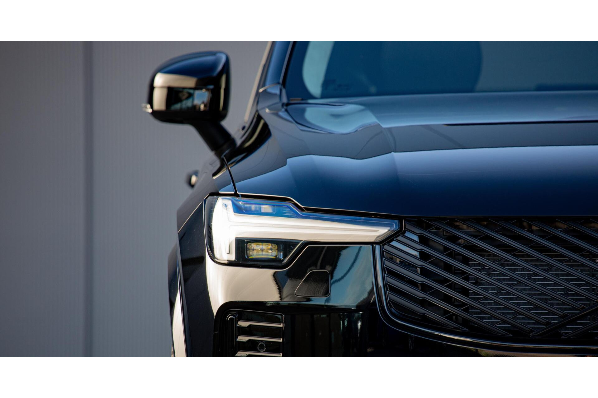 Volvo XC90 T8 Plug-in hybrid AWD MY 2027 Vanaf €76.945,-