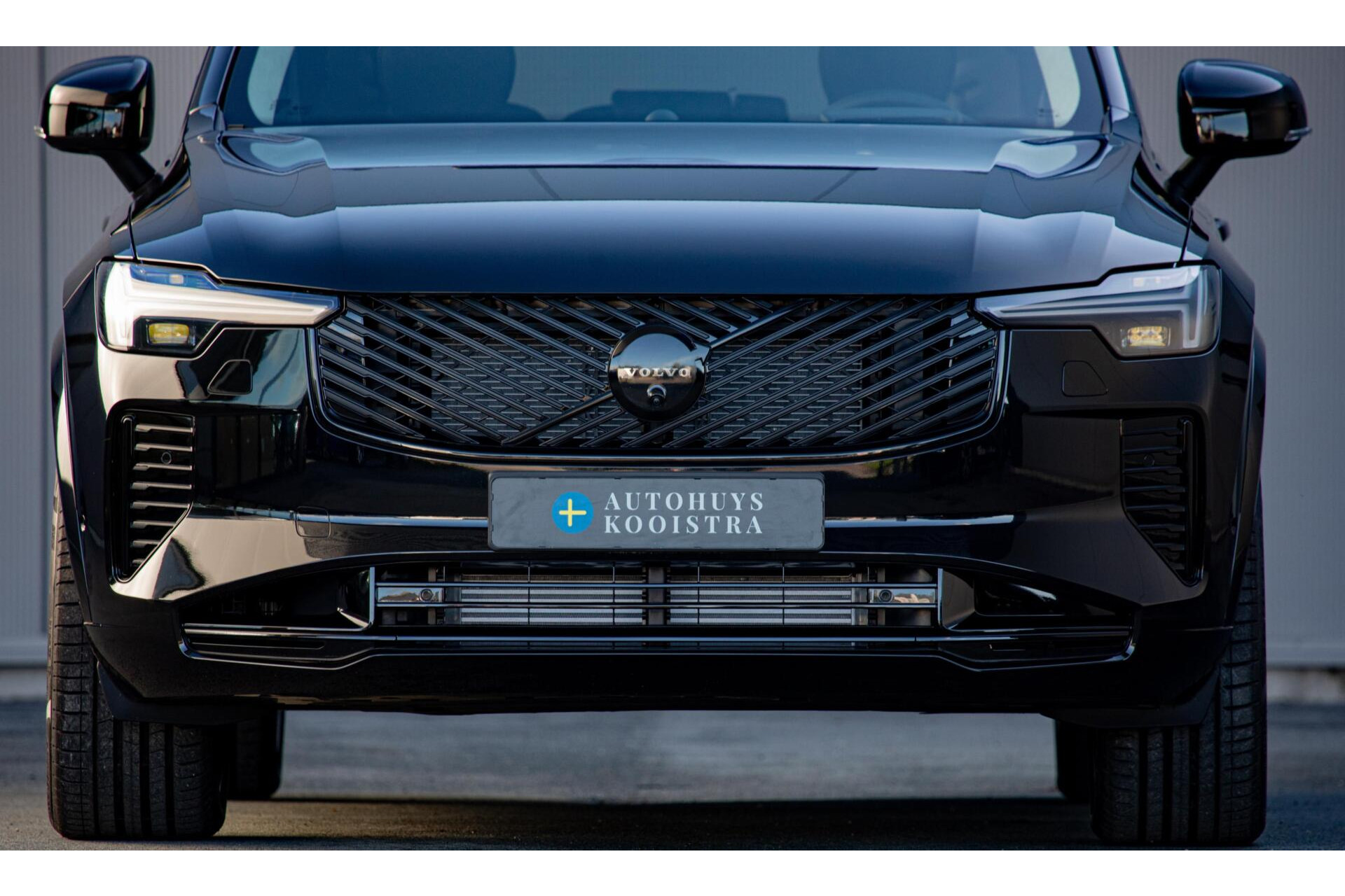 Volvo XC90 T8 Plug-in hybrid AWD MY 2027 Vanaf €76.945,-