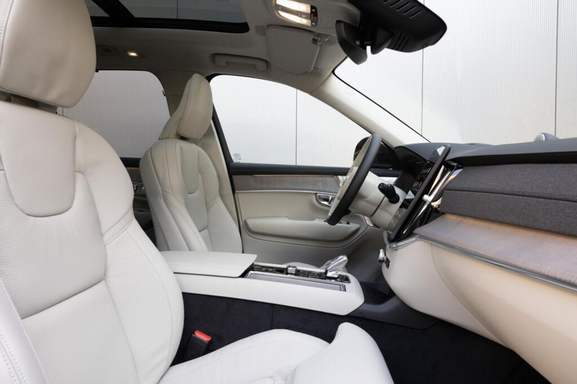 Volvo XC90 T8 Plug-in hybrid AWD MY 2027 Vanaf €76.945,-