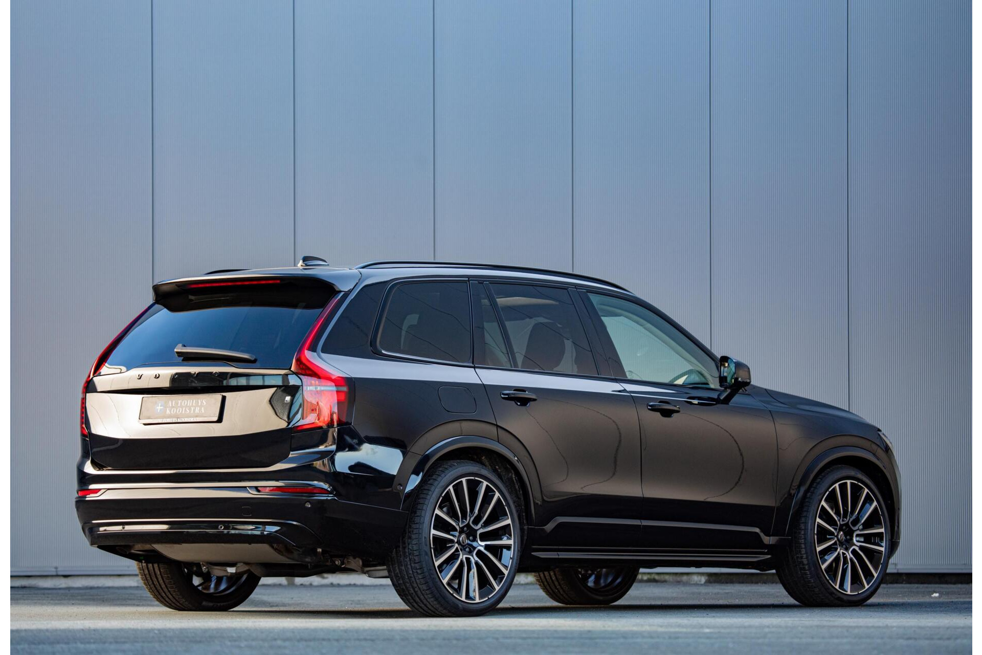 Volvo XC90 T8 Plug-in hybrid AWD MY 2027 Vanaf €76.945,-