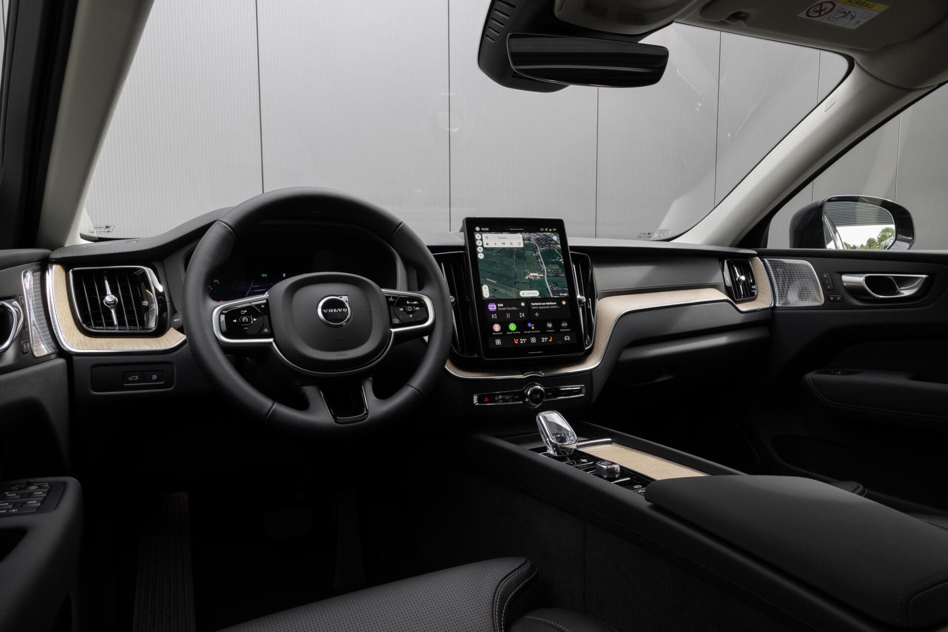 Volvo XC60 T8 Plug-in hybrid AWD Ultra Dark Snel Leverbaar! Te bestellen!
