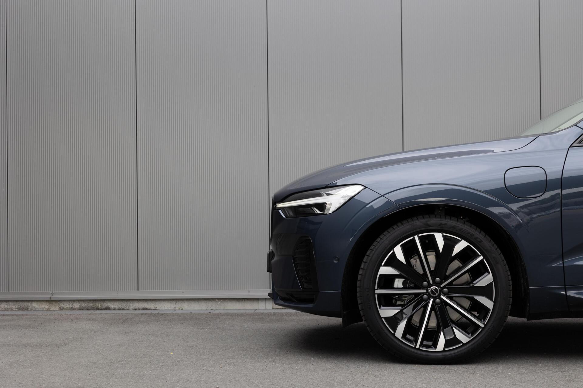 Volvo XC60 T8 Plug-in hybrid AWD Ultra Dark Snel Leverbaar! Te bestellen!