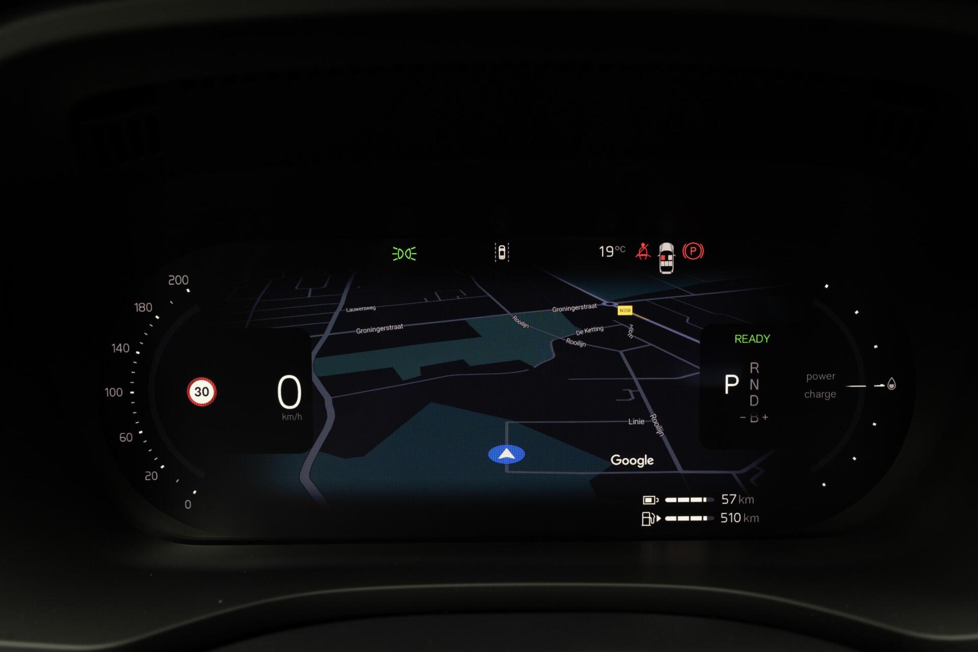 Volvo XC60 T8 Plug-in hybrid AWD Ultra Dark Snel Leverbaar! Te bestellen!