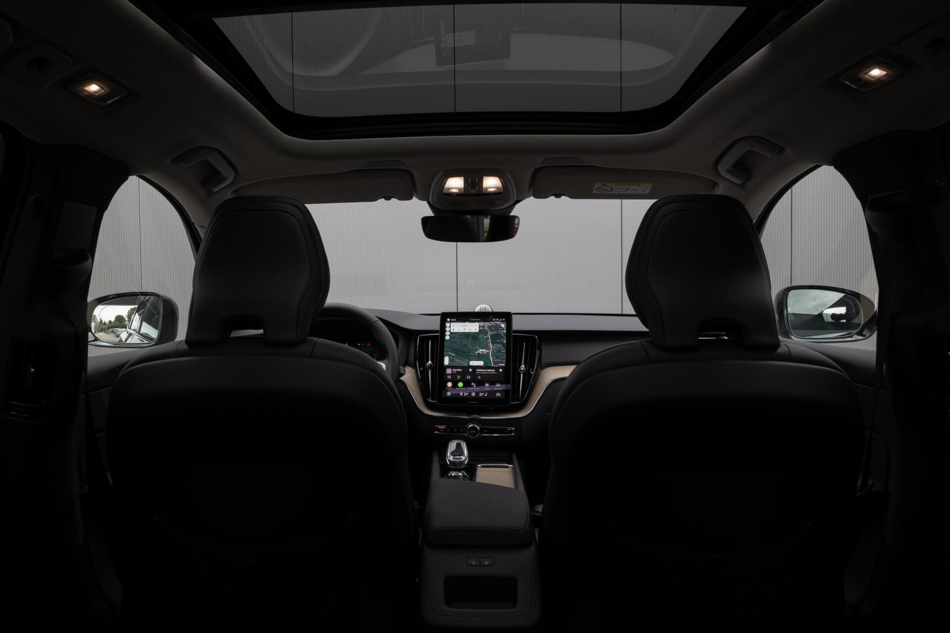 Volvo XC60 T8 Plug-in hybrid AWD Ultra Dark Snel Leverbaar! Te bestellen!