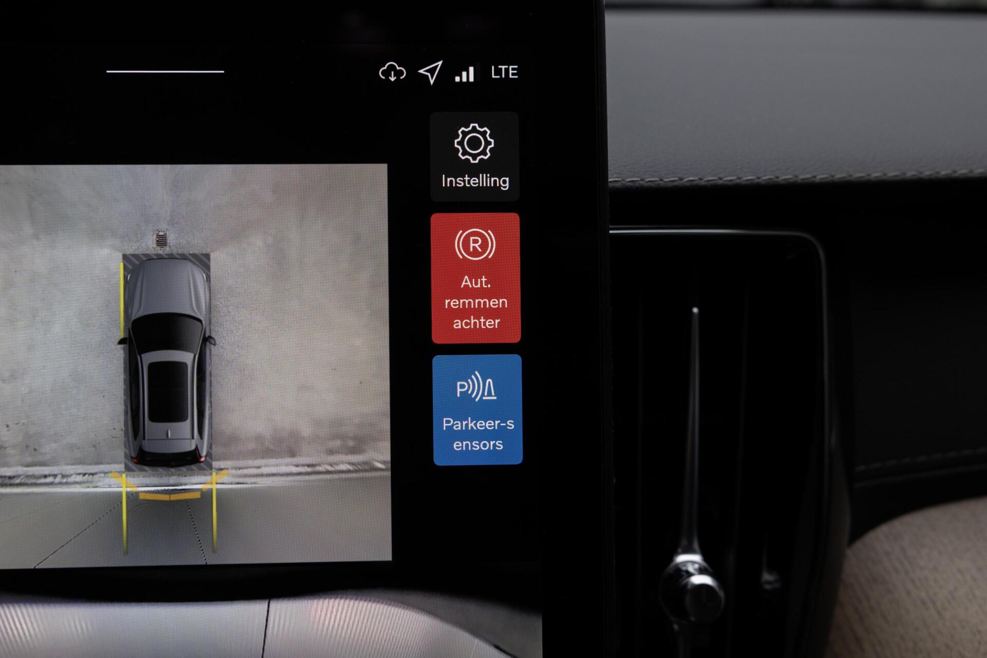 Volvo XC60 T8 Plug-in hybrid AWD Ultra Dark Snel Leverbaar! Te bestellen!
