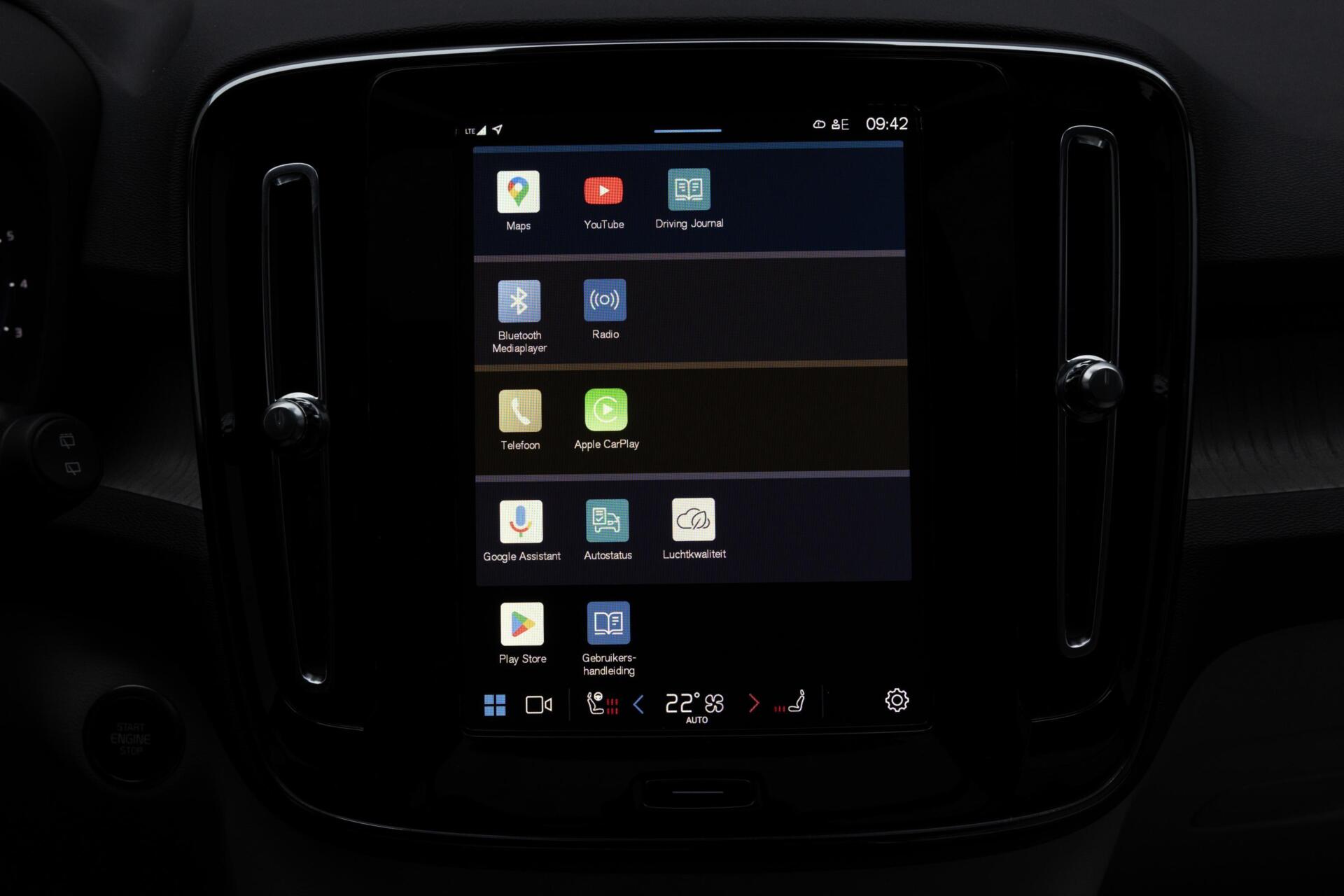 Volvo XC40 B4 MY2027 SAMENSTELLEN EXTRA VOORDEEL