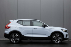 Volvo XC40 B4 MY2027 SAMENSTELLEN EXTRA VOORDEEL