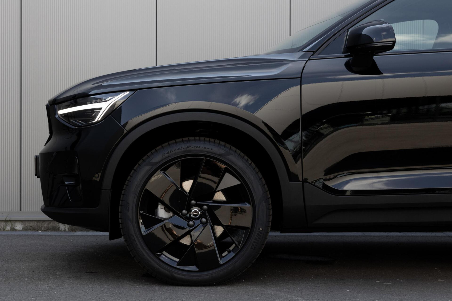 Volvo XC40 | B3 Ultra Dark|Black Edition|MY 2027|FULL OPTION|360° Camera|Panoramadak