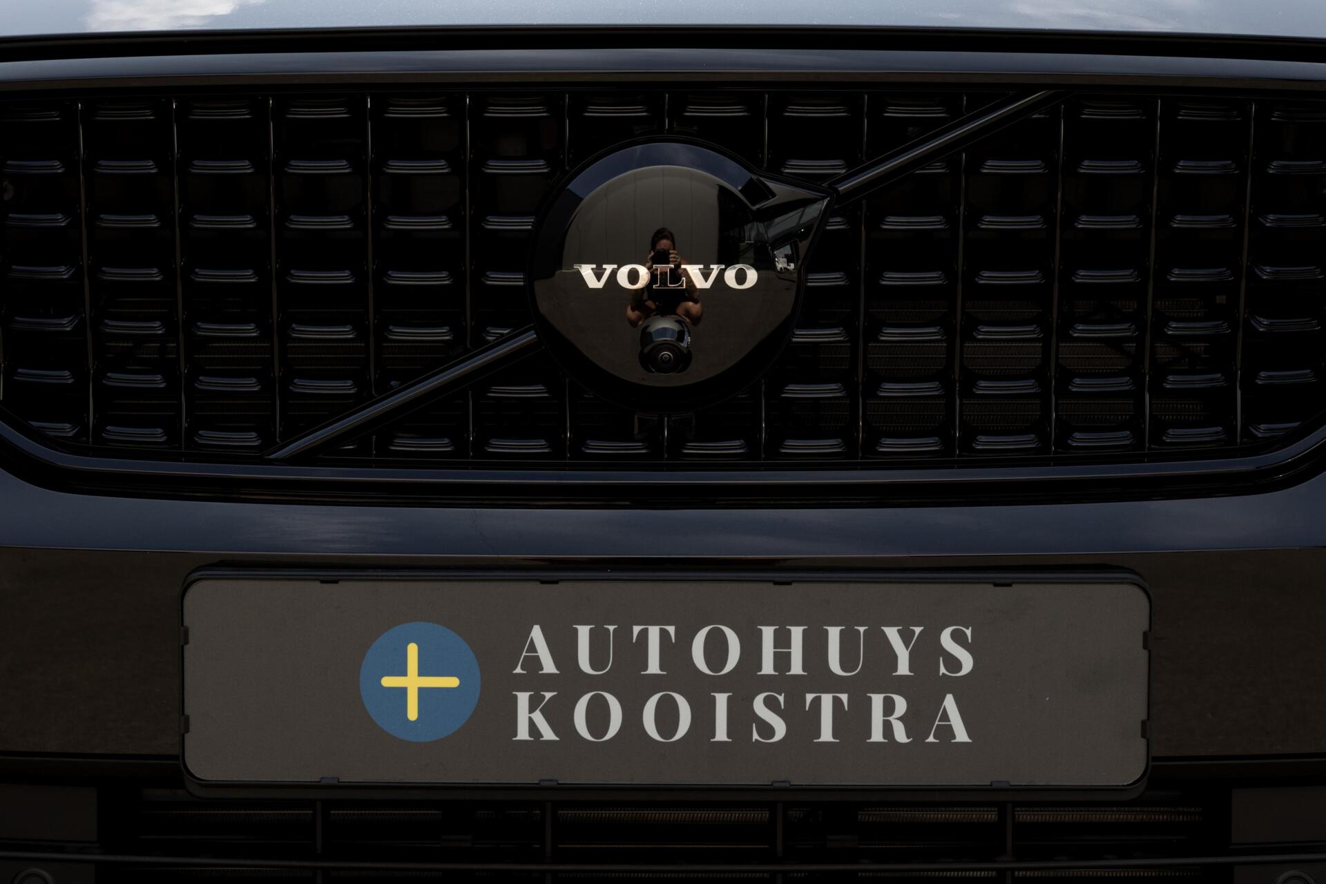 Volvo XC40 | B3 Ultra Dark|Black Edition|MY 2027|FULL OPTION|360° Camera|Panoramadak