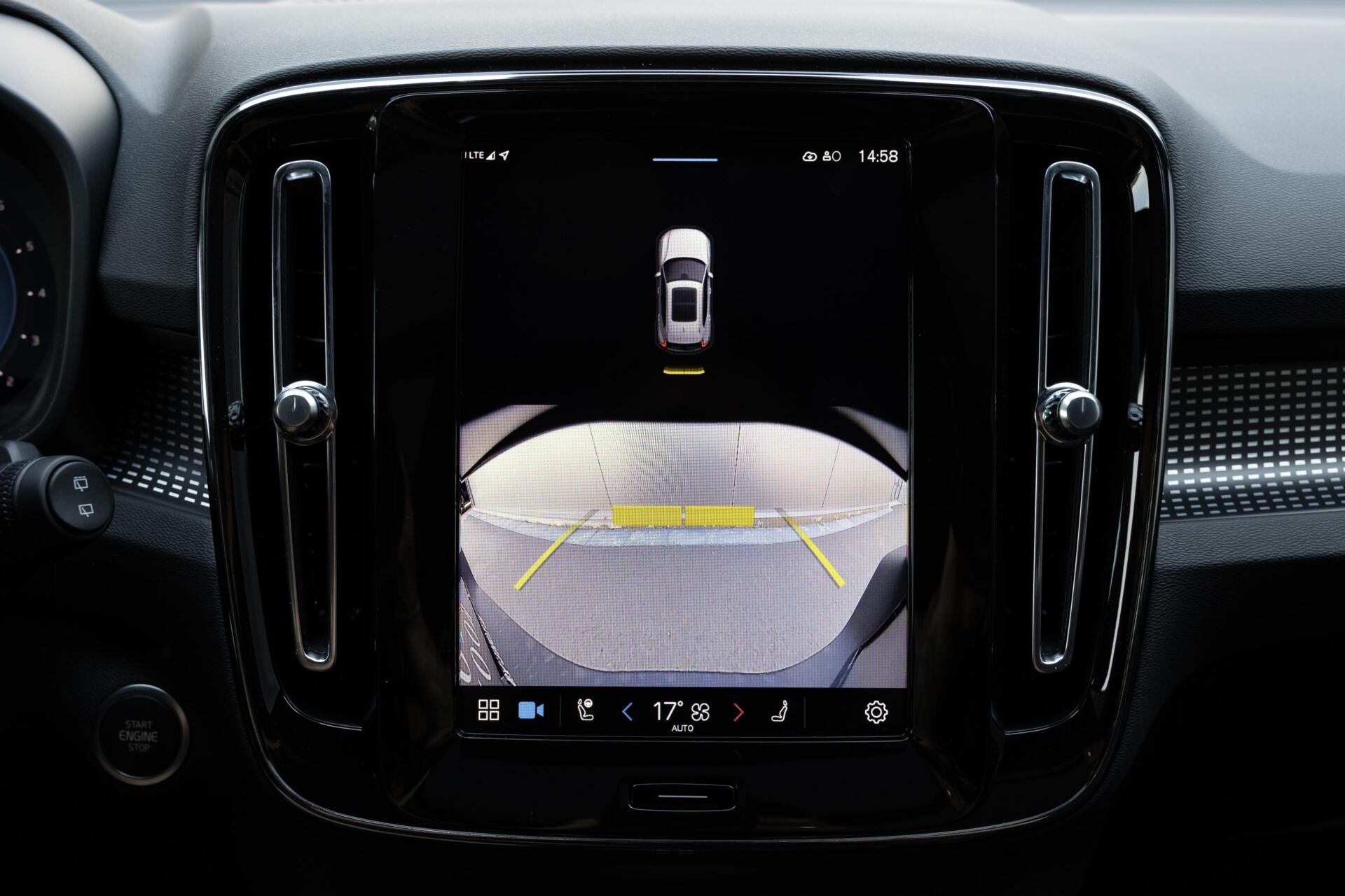 Volvo XC40 | B3 Ultra Dark|Black Edition|MY 2027|FULL OPTION|360° Camera|Panoramadak