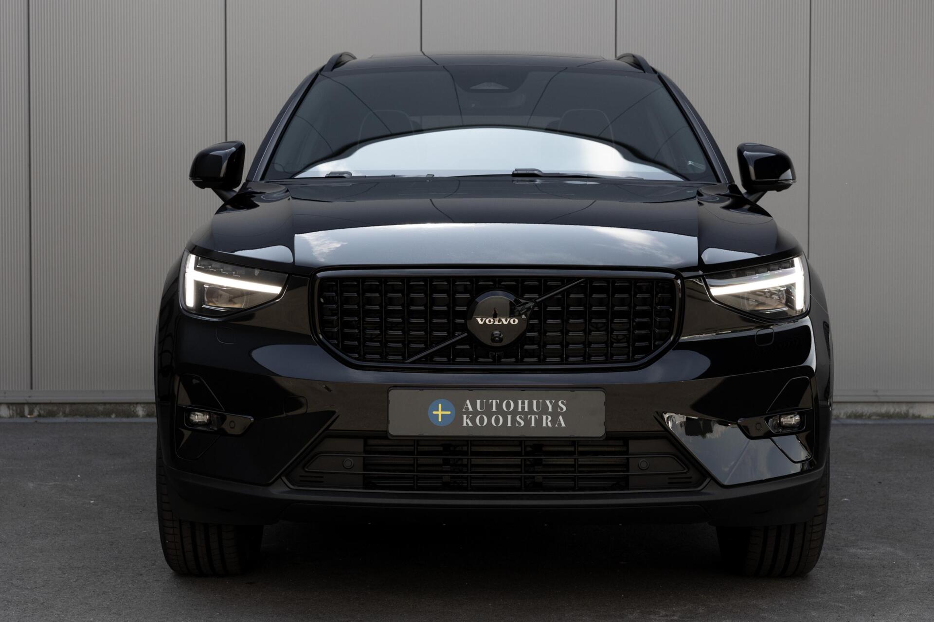 Volvo XC40 | B3 Ultra Dark|Black Edition|MY 2027|FULL OPTION|360° Camera|Panoramadak