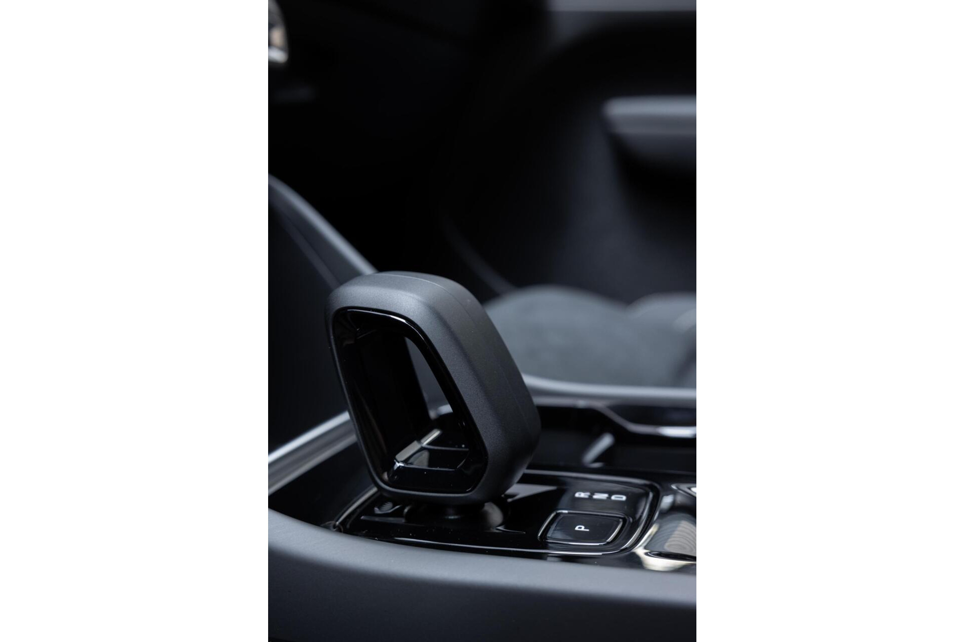 Volvo XC40 | B3 Ultra Dark|Black Edition|MY 2027|FULL OPTION|360° Camera|Panoramadak