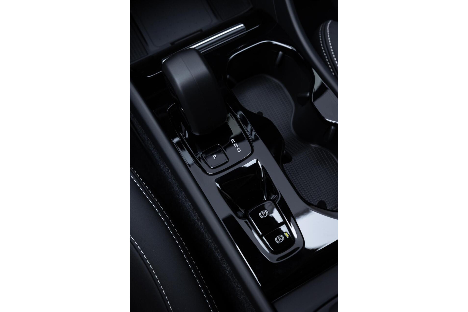 Volvo XC40 | B3 Ultra Dark|Black Edition|MY 2027|FULL OPTION|360° Camera|Panoramadak
