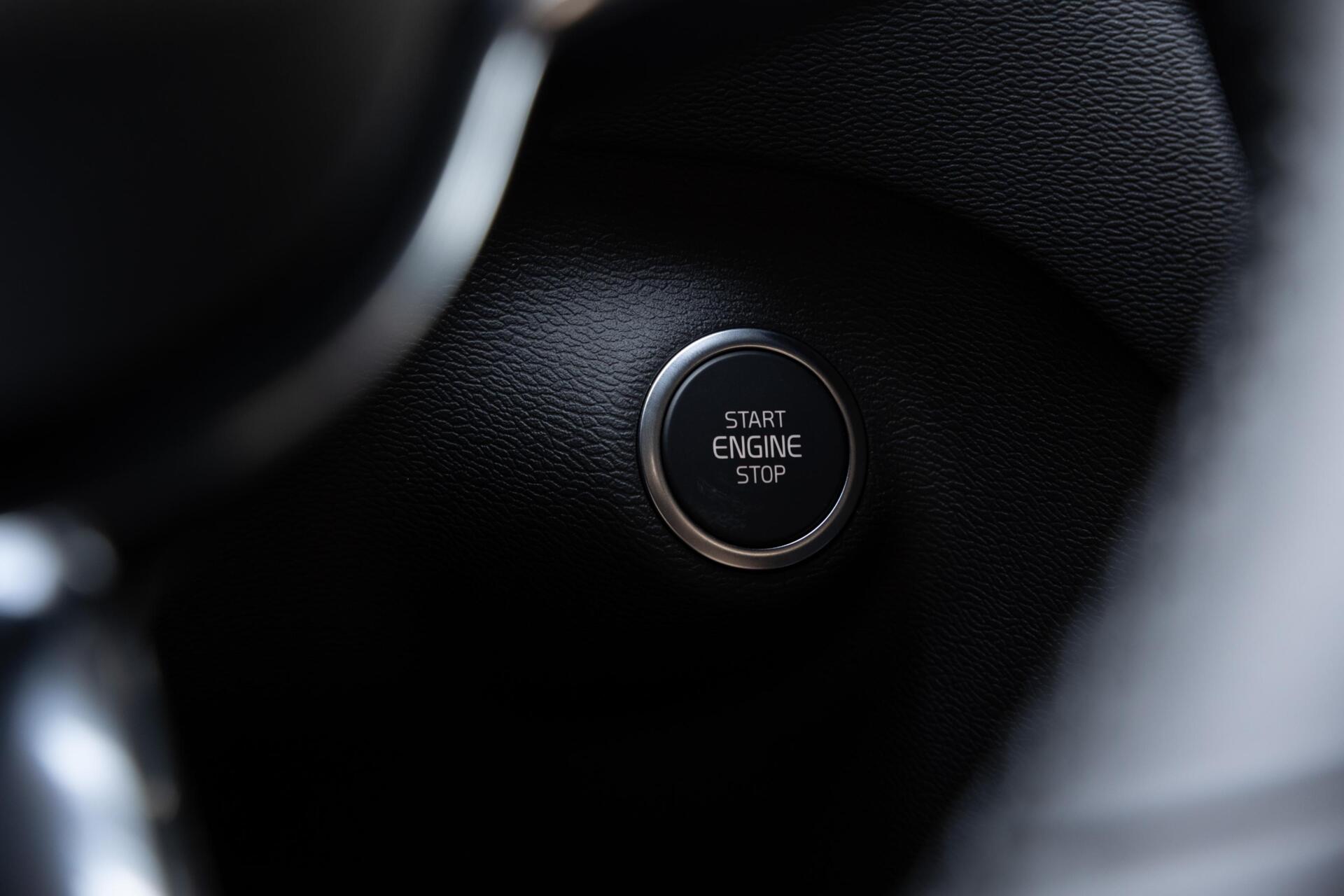 Volvo XC40 | B3 Ultra Dark|Black Edition|MY 2027|FULL OPTION|360° Camera|Panoramadak