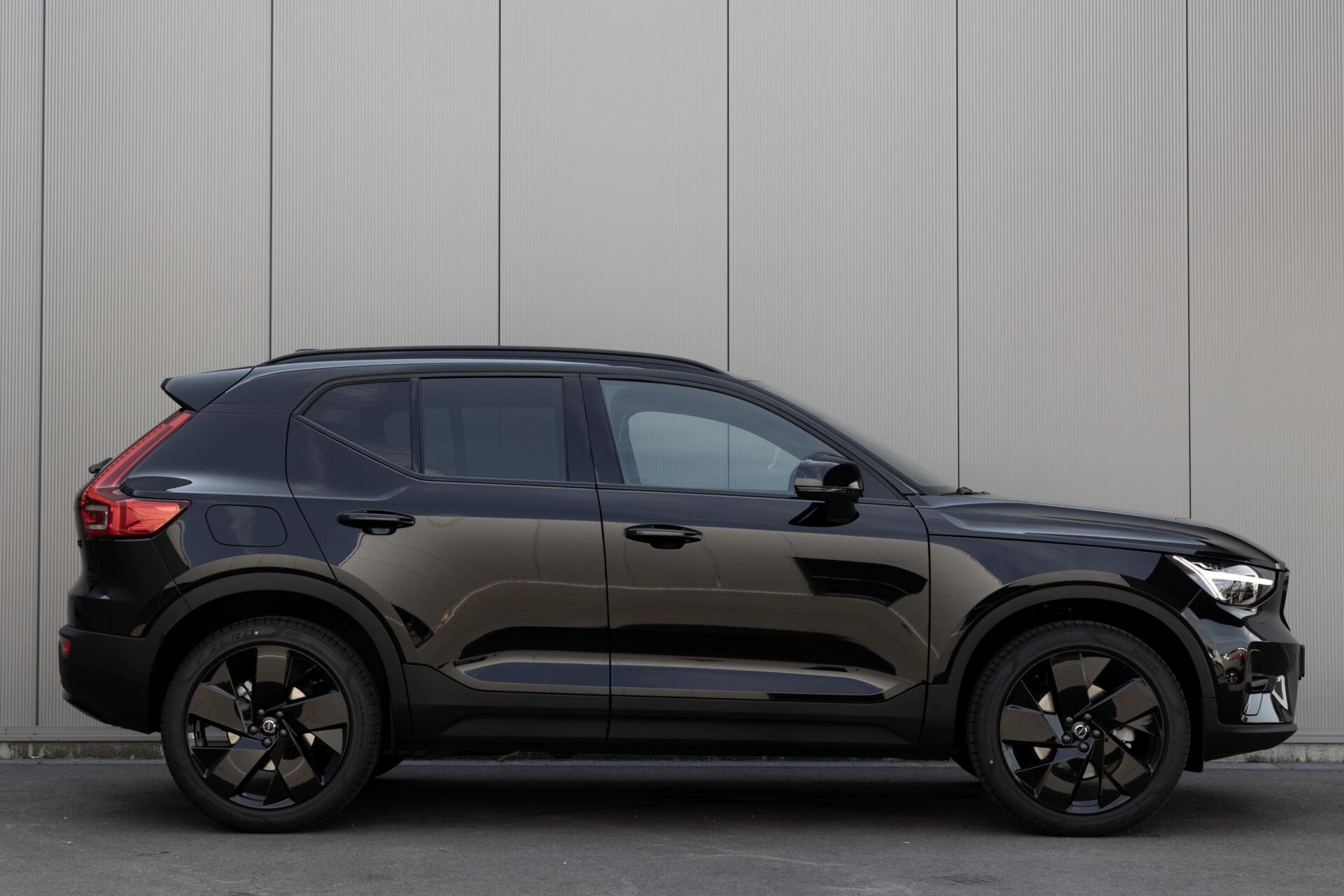Volvo XC40 | B4 Ultra Dark|Black Edition| MY 2026|