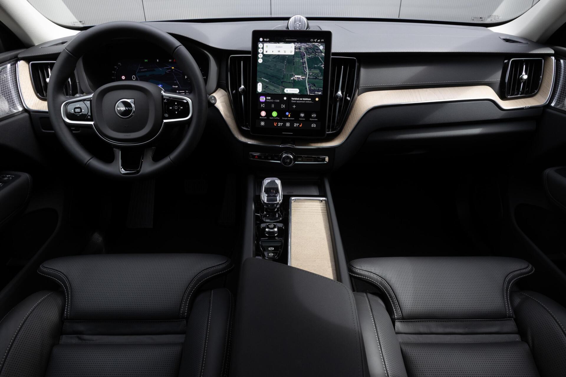 Volvo XC60 T6 Plug-in hybrid AWD Ultra Dark Snel Leverbaar! Te bestellen!