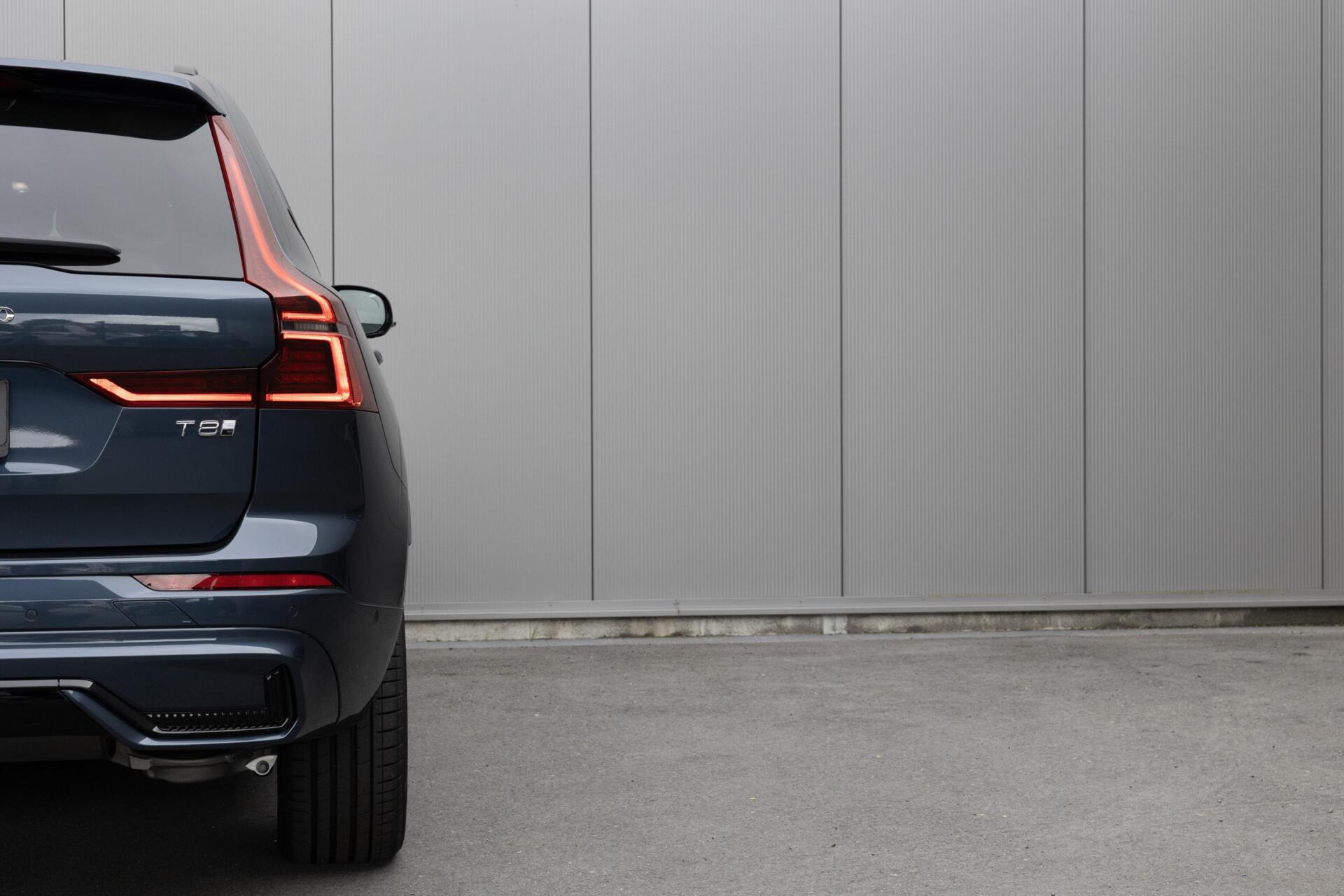 Volvo XC60 T6 Plug-in hybrid AWD Ultra Dark Snel Leverbaar! Te bestellen!