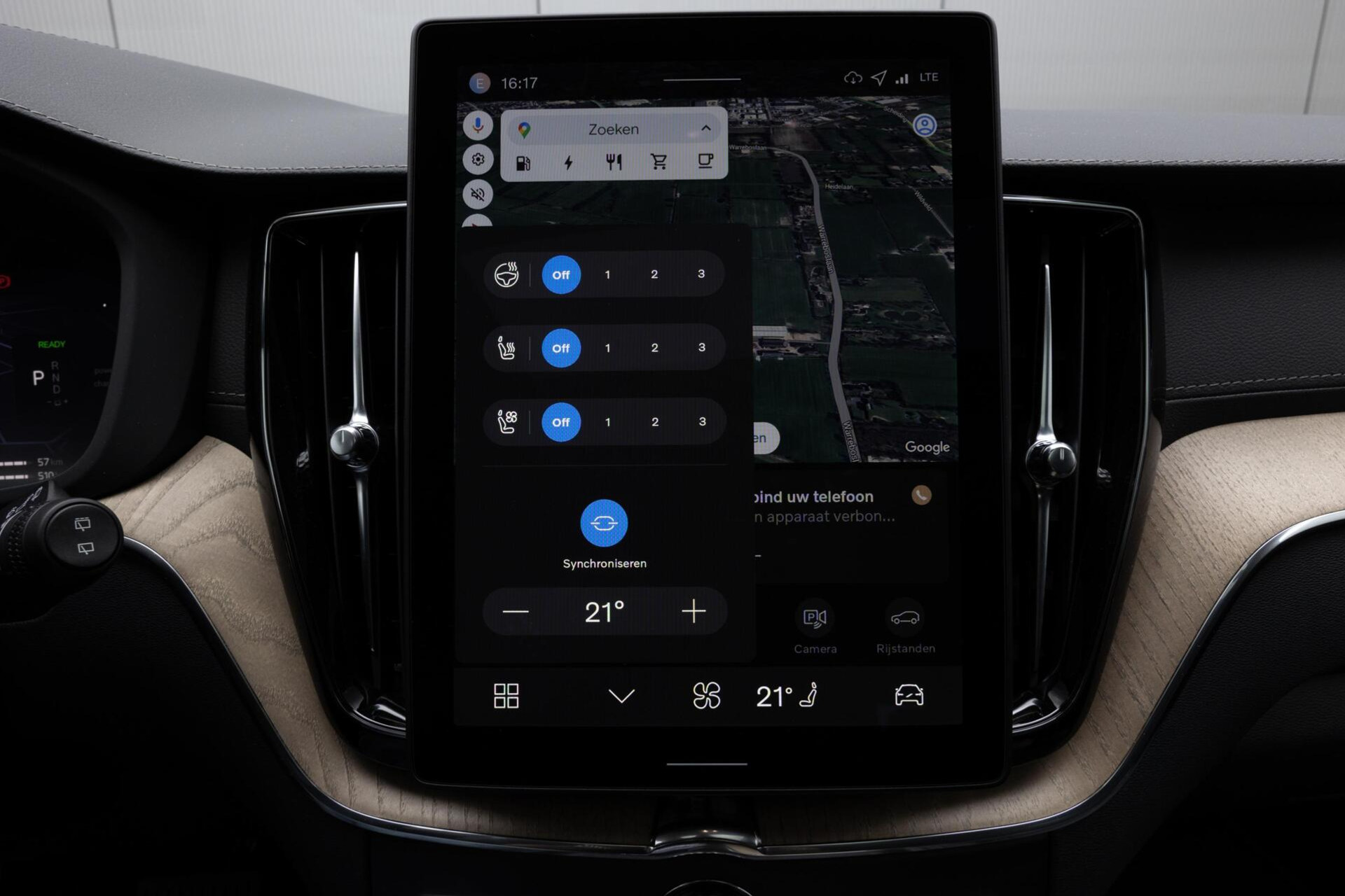 Volvo XC60 T6 Plug-in hybrid AWD Ultra Dark Snel Leverbaar! Te bestellen!