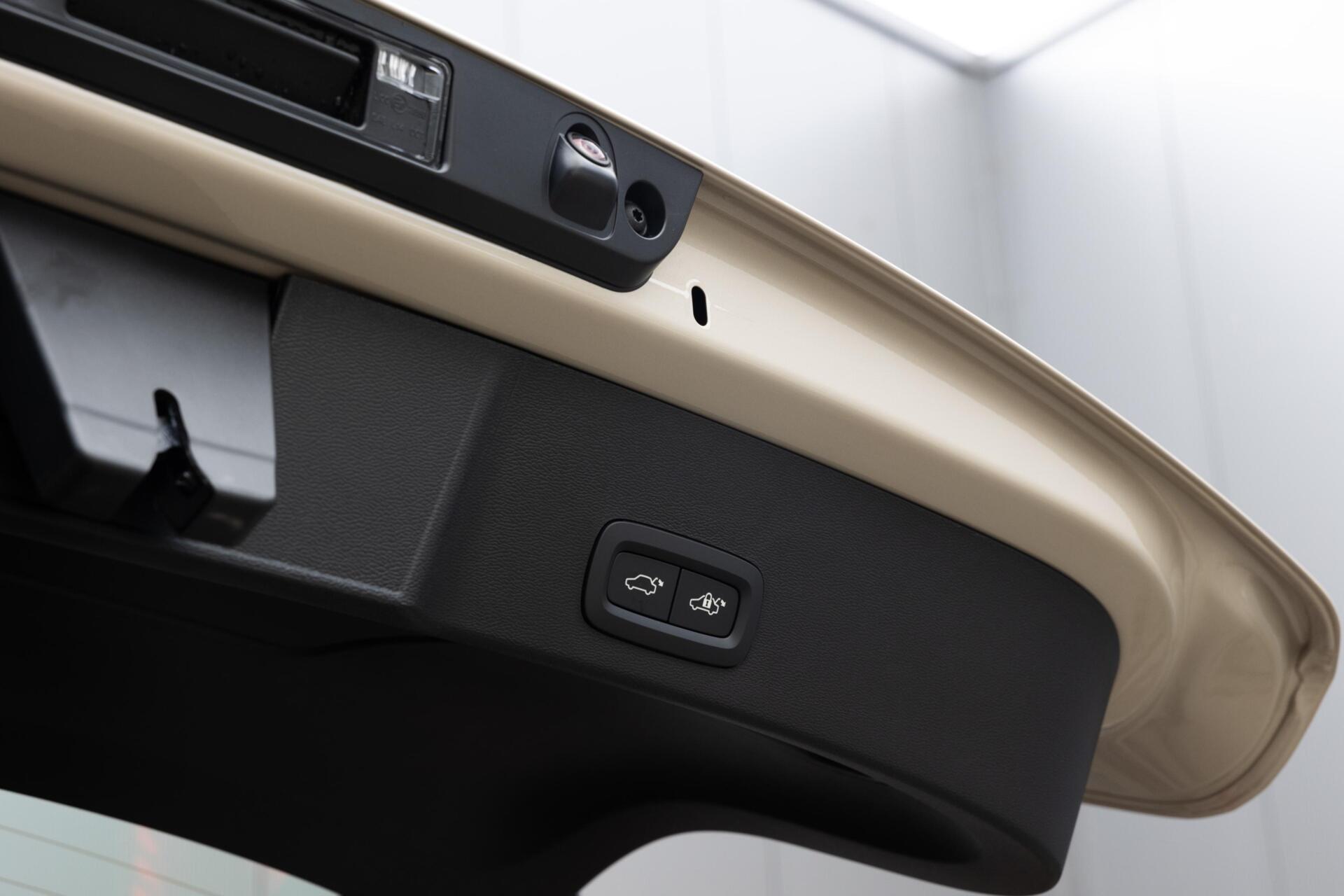 Volvo XC40 B3 Core Mild Hybrid | Keyless | LED | Camera