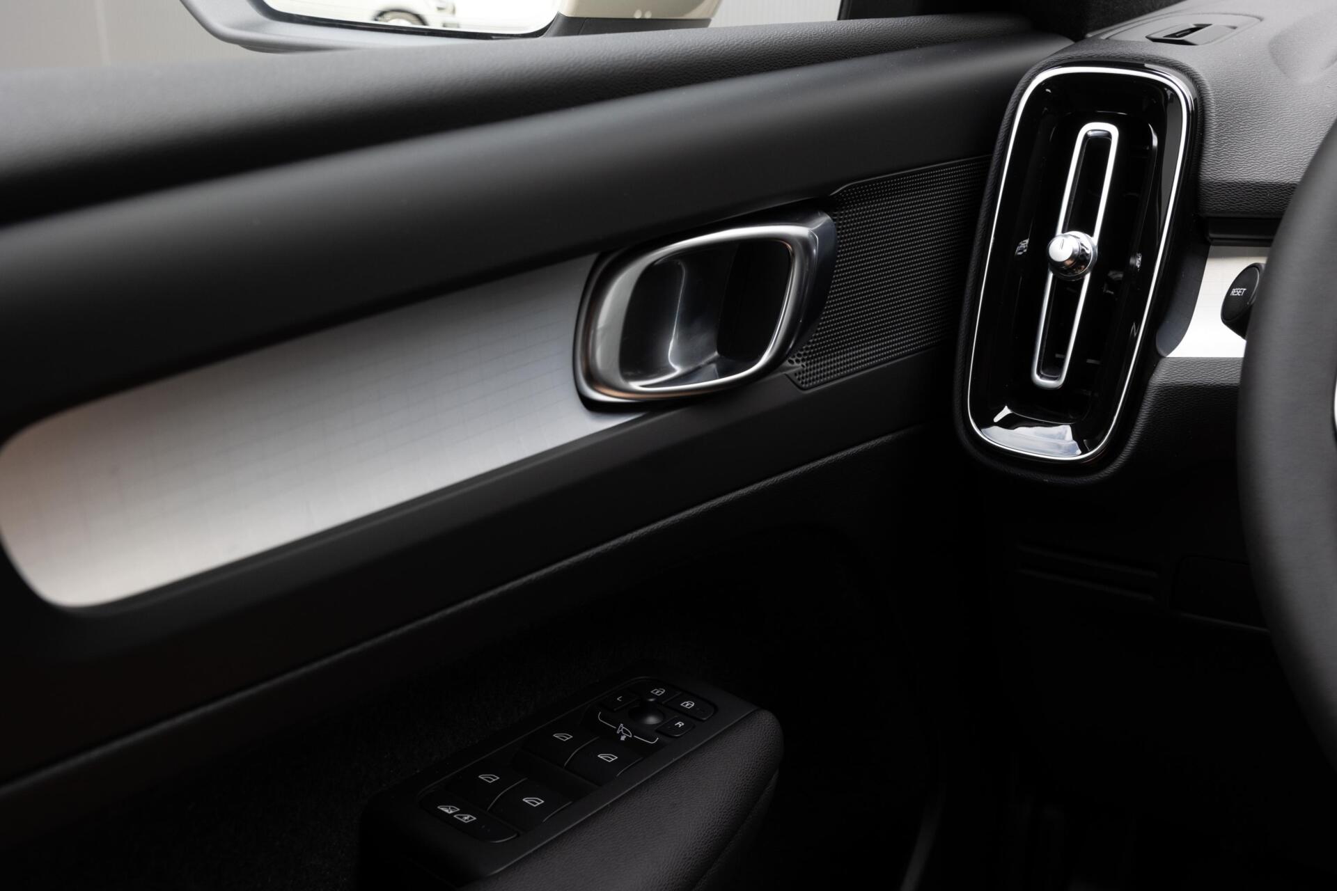 Volvo XC40 B3 Core Mild Hybrid | Keyless | LED | Camera