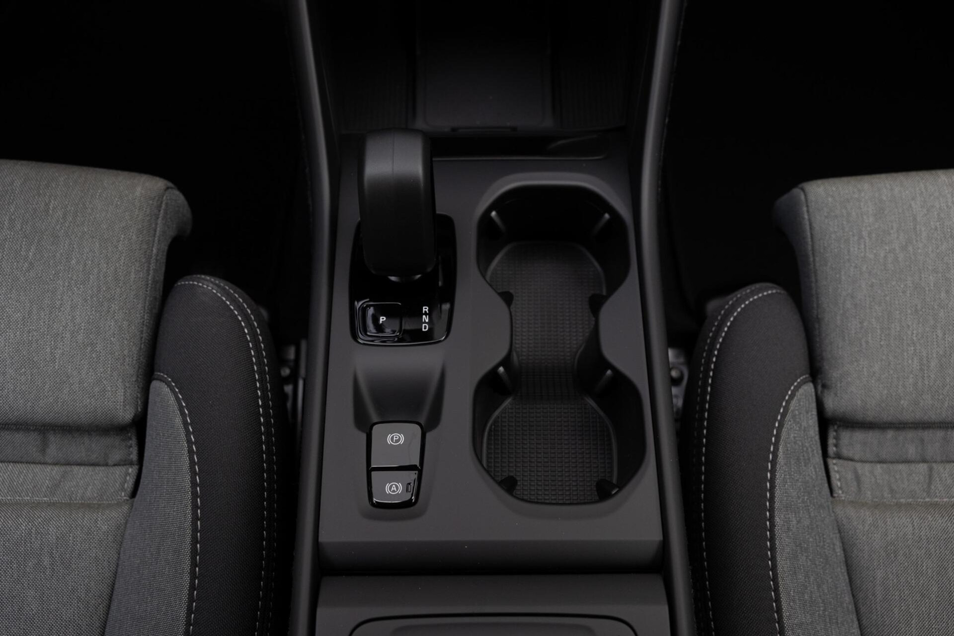 Volvo XC40 B3 Core Mild Hybrid | Keyless | LED | Camera