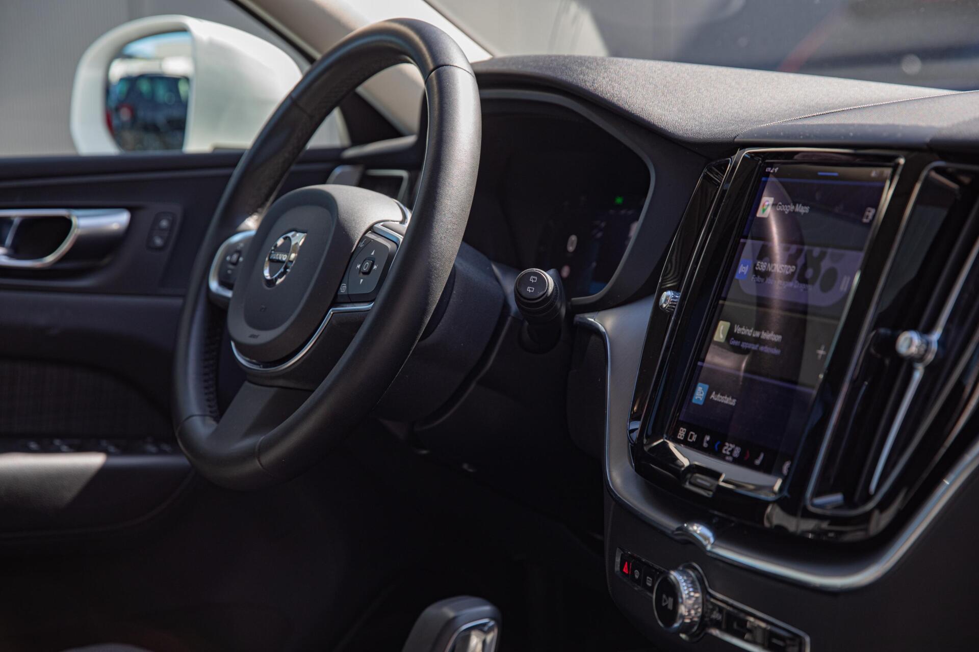 Volvo XC60 2.0 T6 Plug-in hybrid AWD Core Bright Long Range|Panorama