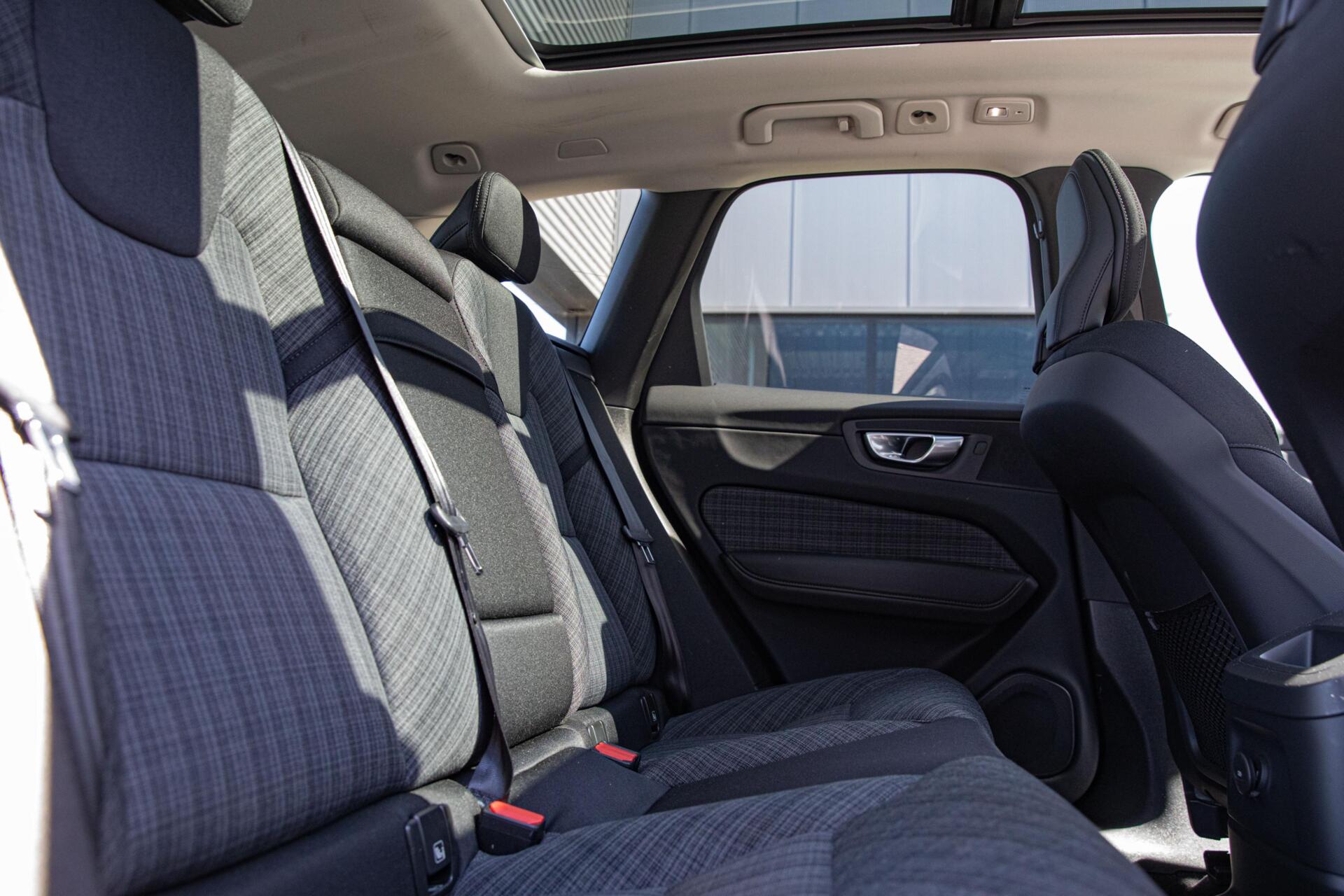 Volvo XC60 2.0 T6 Plug-in hybrid AWD Core Bright Long Range|Panorama