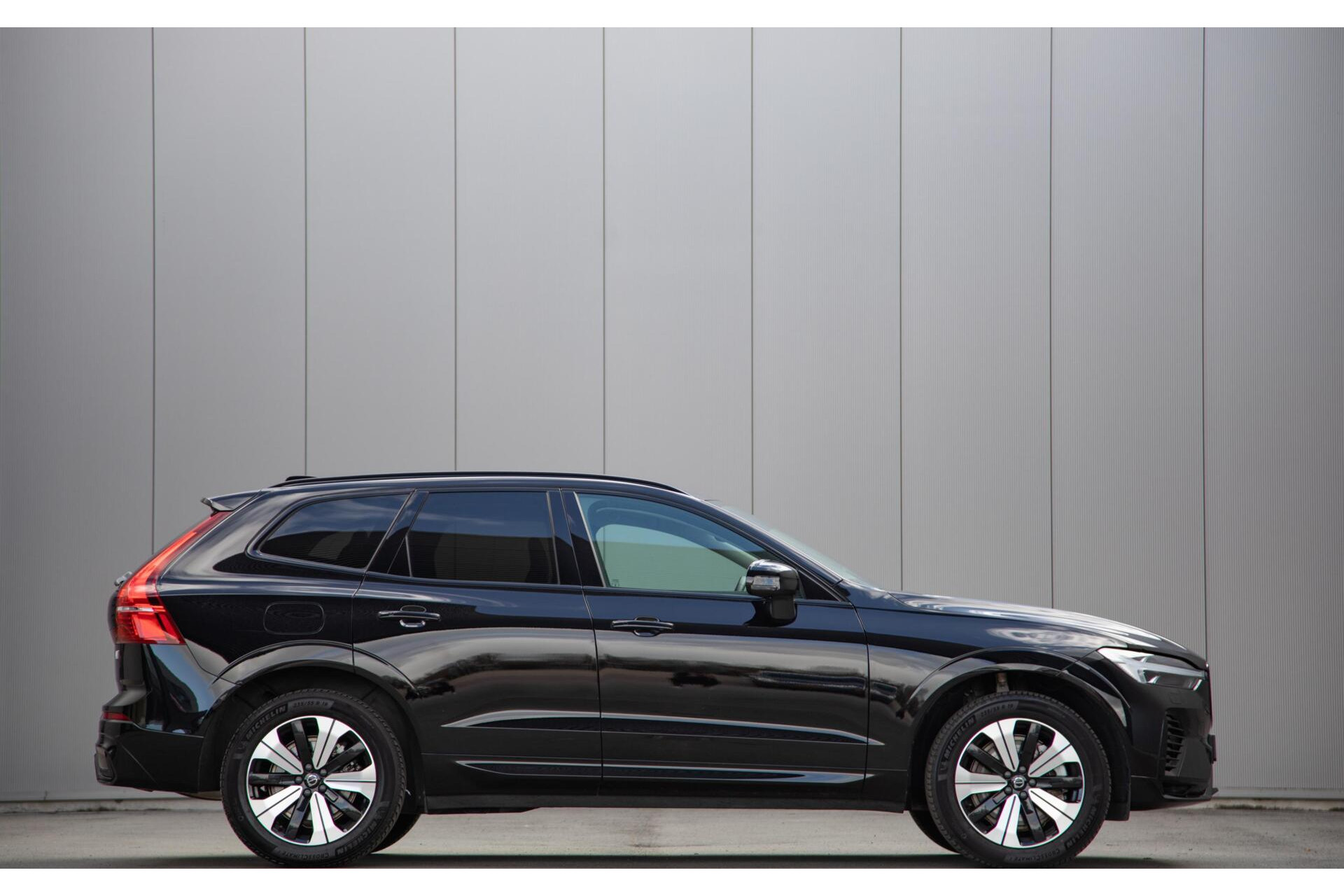 Volvo XC60 2.0 T6 Plug-in hybrid AWD Plus Dark Panorama|H/K Audio