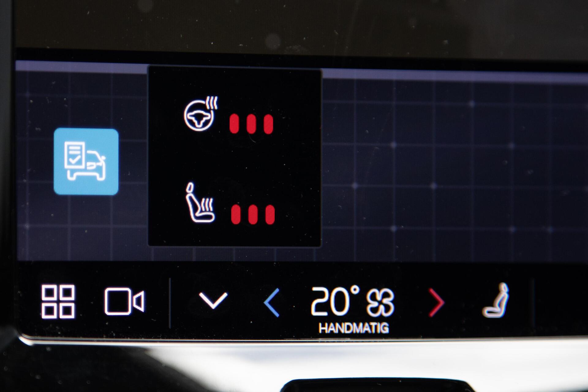 Volvo XC60 2.0 T6 Plug-in hybrid AWD Plus Dark Panorama|H/K Audio
