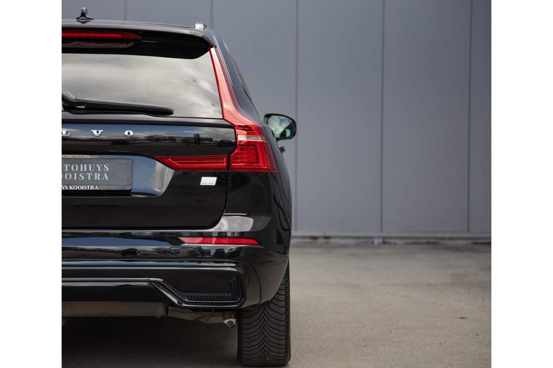 Volvo XC60 2.0 T6 Plug-in hybrid AWD Plus Dark Panorama|H/K Audio