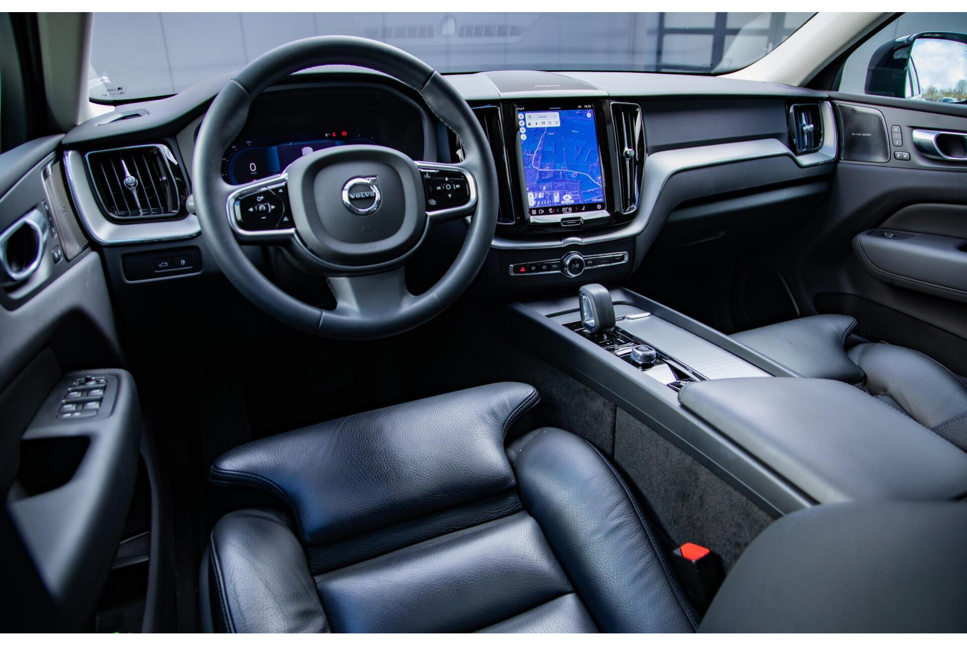 Volvo XC60 2.0 T6 Plug-in hybrid AWD Plus Dark Panorama|H/K Audio