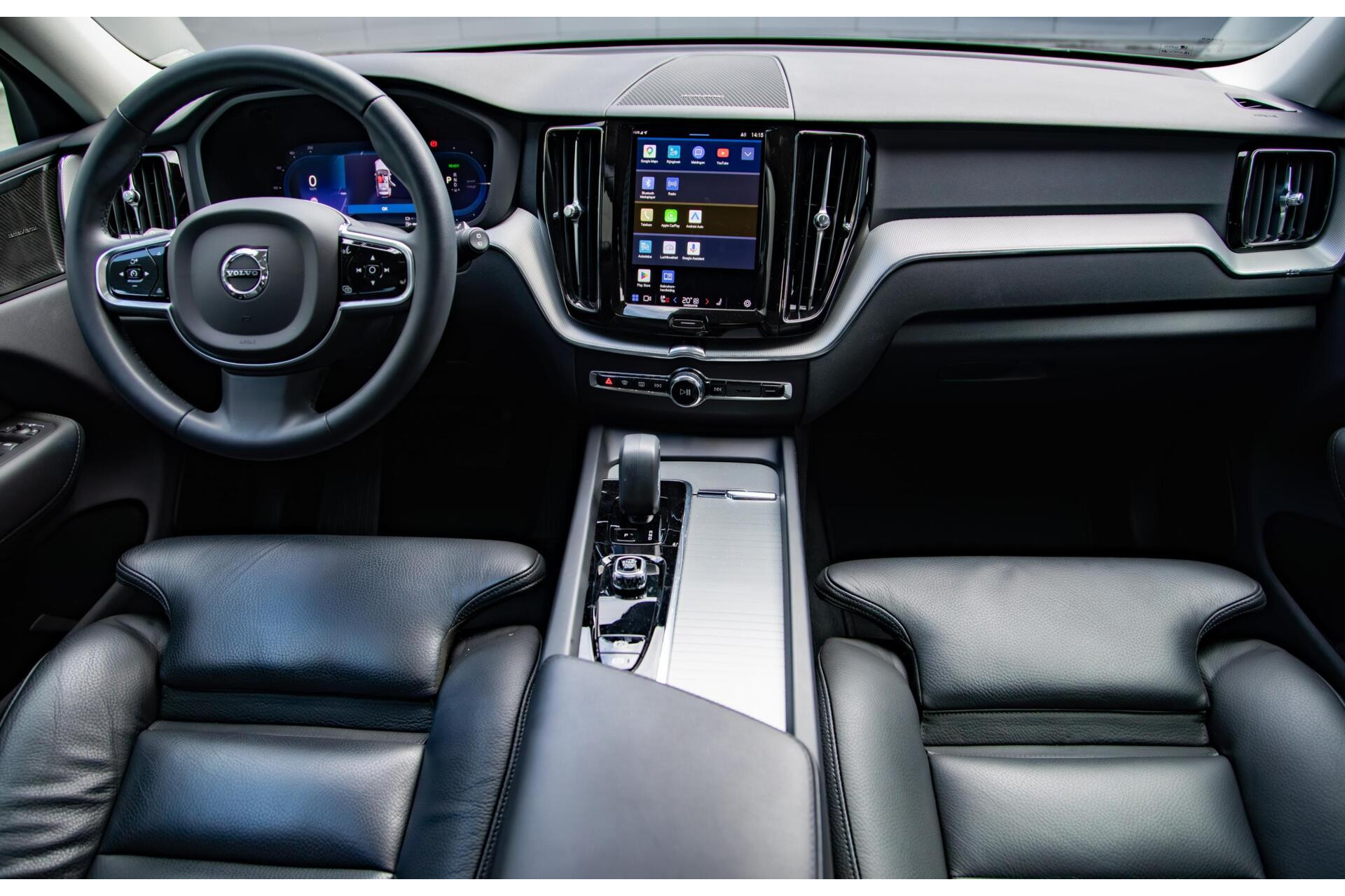 Volvo XC60 2.0 T6 Plug-in hybrid AWD Plus Dark Panorama|H/K Audio