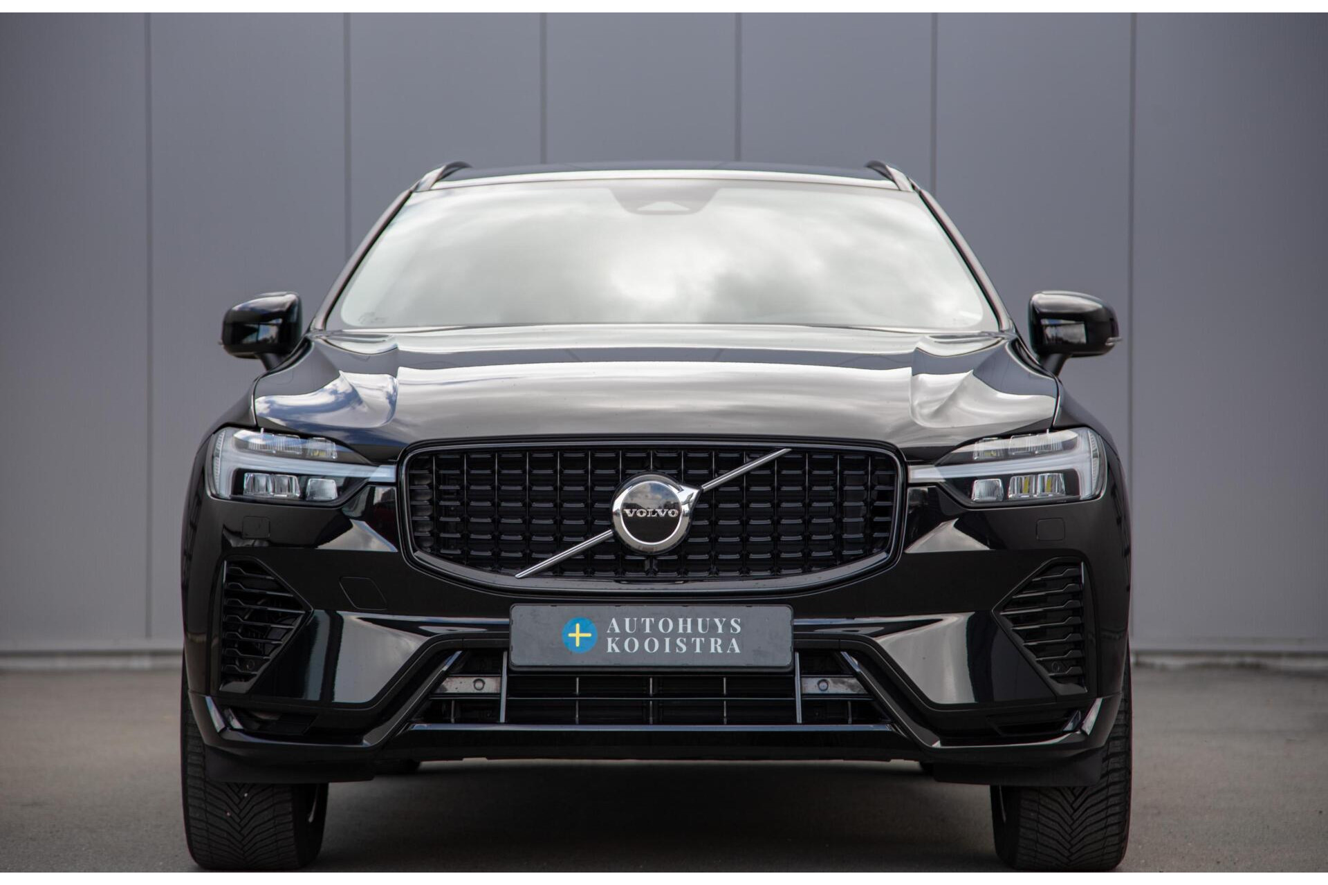 Volvo XC60 2.0 T6 Plug-in hybrid AWD Plus Dark Panorama|H/K Audio