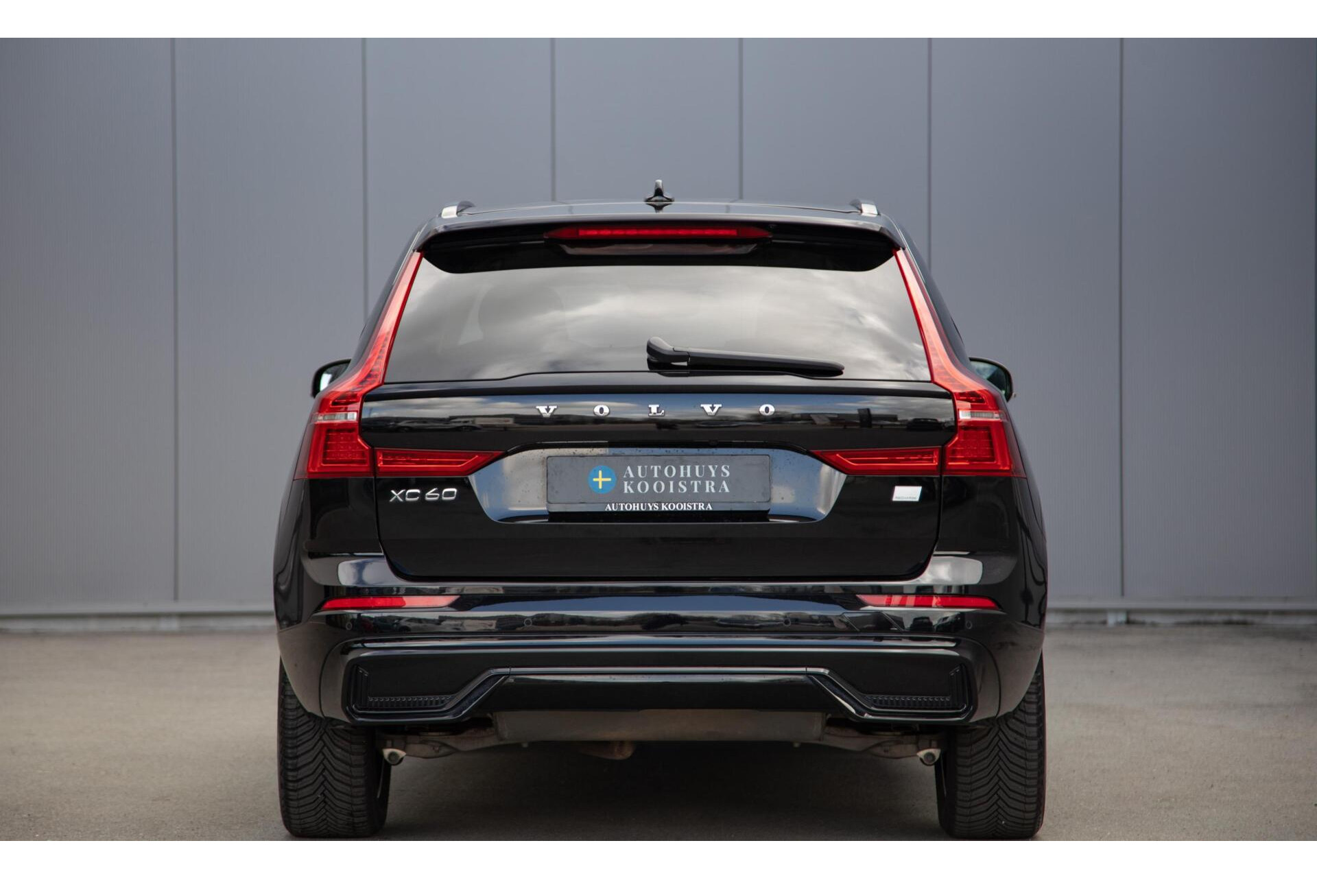 Volvo XC60 2.0 T6 Plug-in hybrid AWD Plus Dark Panorama|H/K Audio