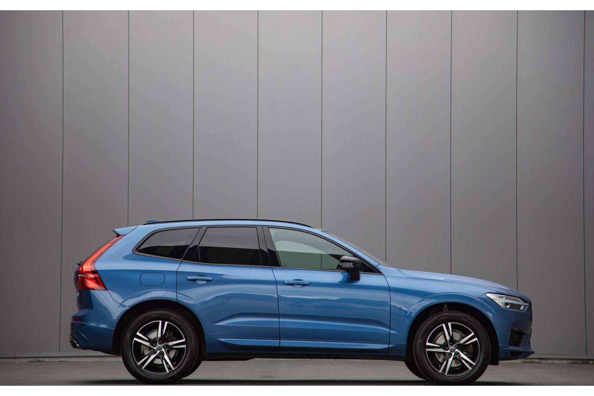 Volvo XC60 T6 Plug-in hybrid AWD R-Design Panorama|H/K Audio
