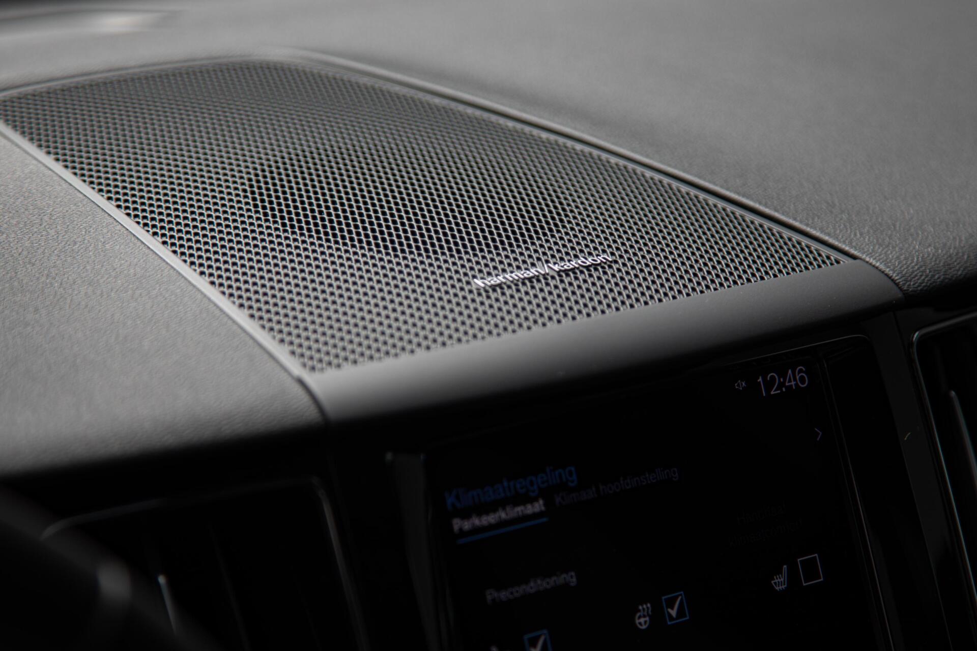 Volvo XC60 T6 Plug-in hybrid AWD R-Design Panorama|H/K Audio