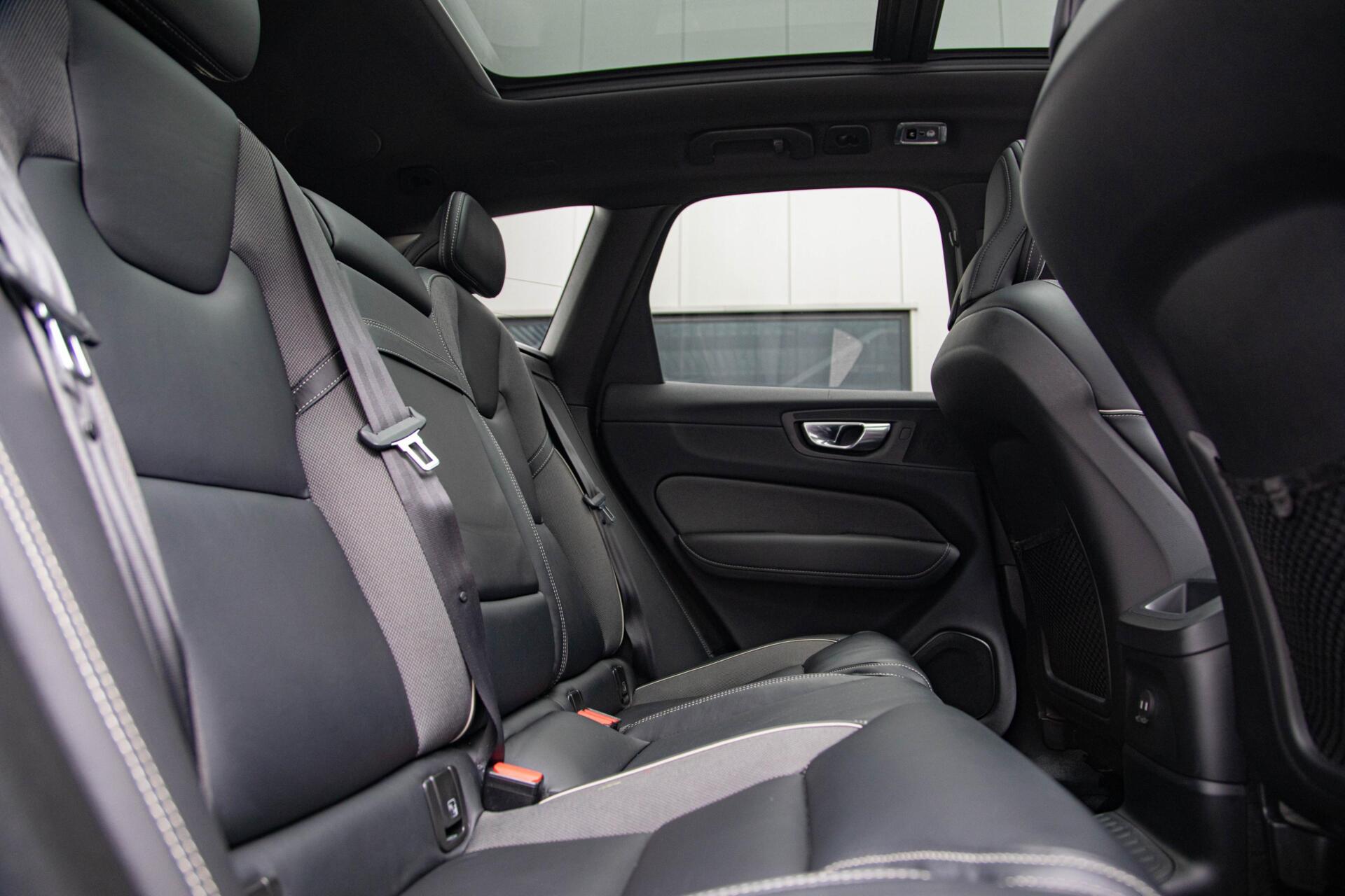 Volvo XC60 T6 Plug-in hybrid AWD R-Design Panorama|H/K Audio