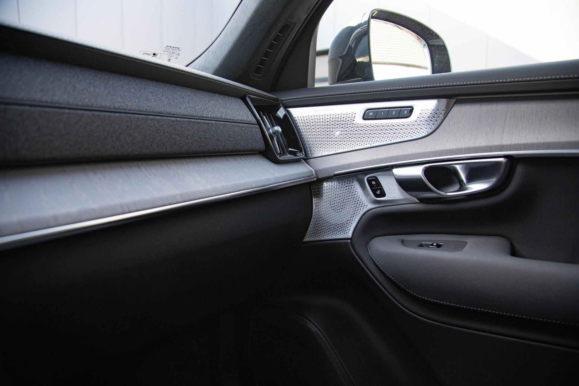 Volvo XC90 2.0 T8 Plug-in hybrid AWD Ultra Dark Full Option MY2026.5