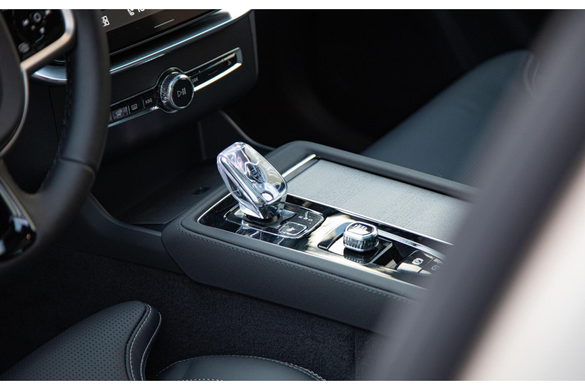 Volvo XC90 2.0 T8 Plug-in hybrid AWD Ultra Dark Full Option MY2026.5