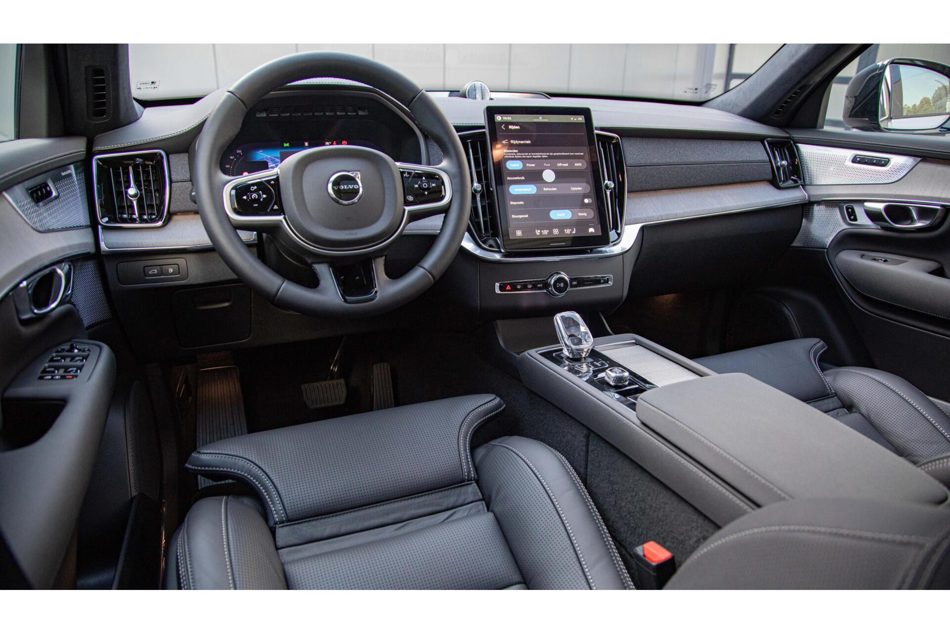 Volvo XC90 2.0 T8 Plug-in hybrid AWD Ultra Dark Full Option MY2026.5