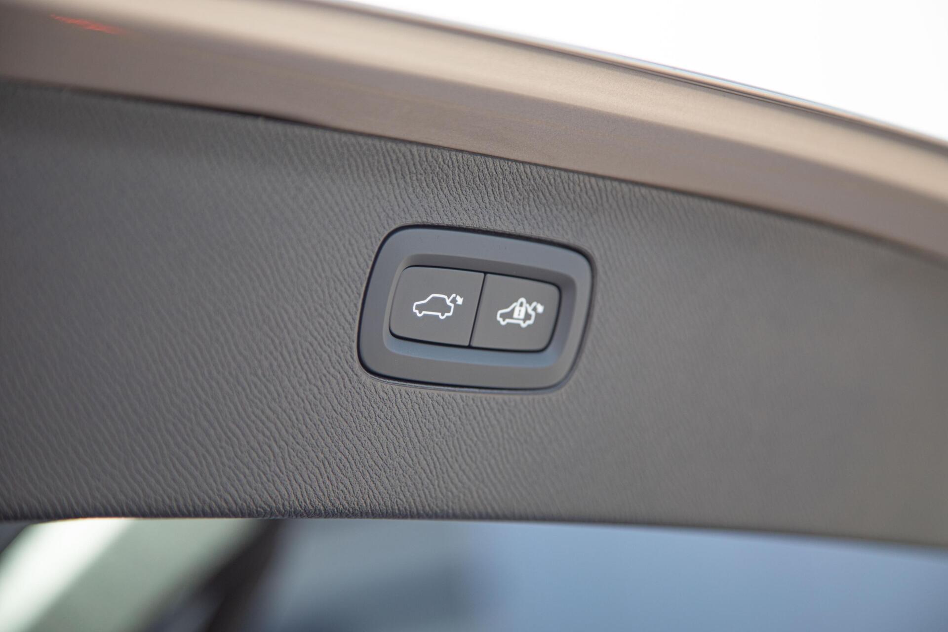 Volvo XC90 2.0 T8 Plug-in hybrid AWD Ultra Dark Full Option MY2026.5