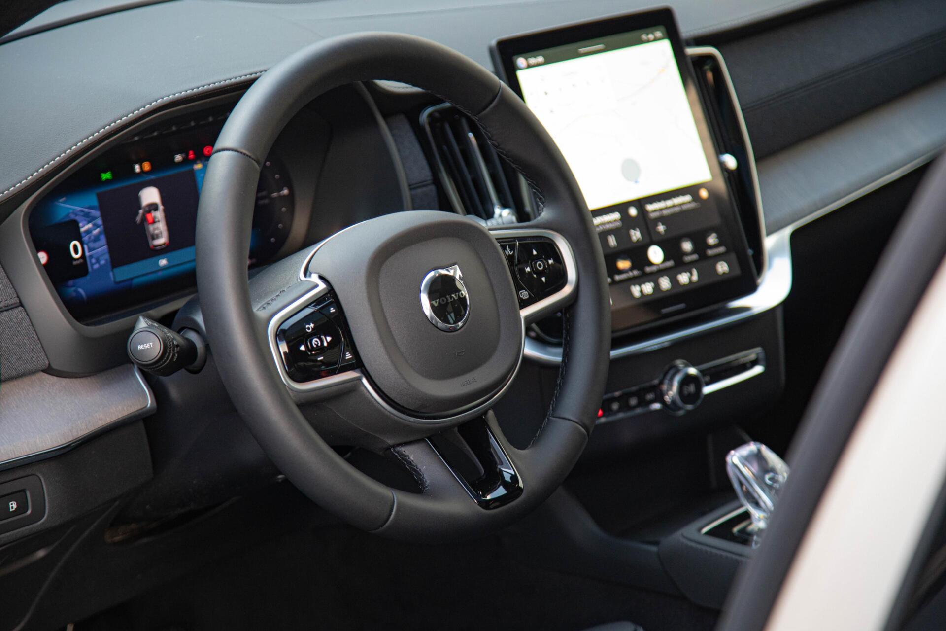 Volvo XC90 2.0 T8 Plug-in hybrid AWD Ultra Dark Full Option MY2026.5