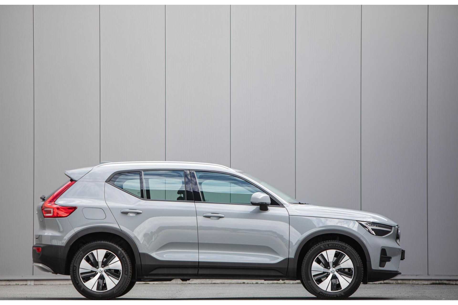 Volvo XC40 - 2.0 B3 Core MY2026|Leder|Keyless|PDC|Camera|Carplay