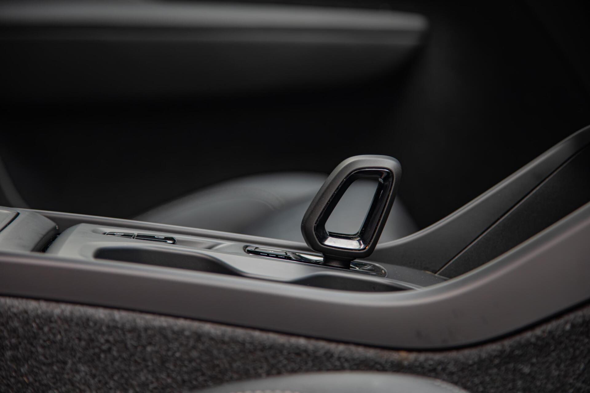 Volvo XC40 2.0 B3 Core MY2026|Leder|Keyless|PDC|Camera|Carplay