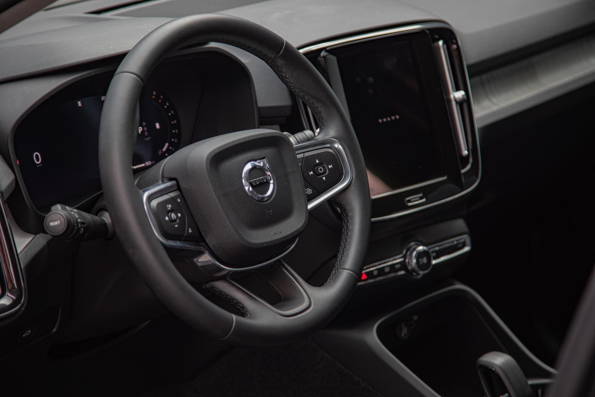Volvo XC40 2.0 B3 Core MY2026|Leder|Keyless|PDC|Camera|Carplay