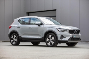 Volvo XC40 2.0 B3 Core MY2026|Leder|Keyless|PDC|Camera|Carplay