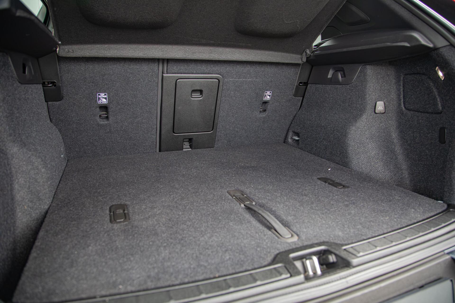 Volvo XC40 2.0 B3 Core MY2026|Leder|Keyless|PDC|Camera|Carplay