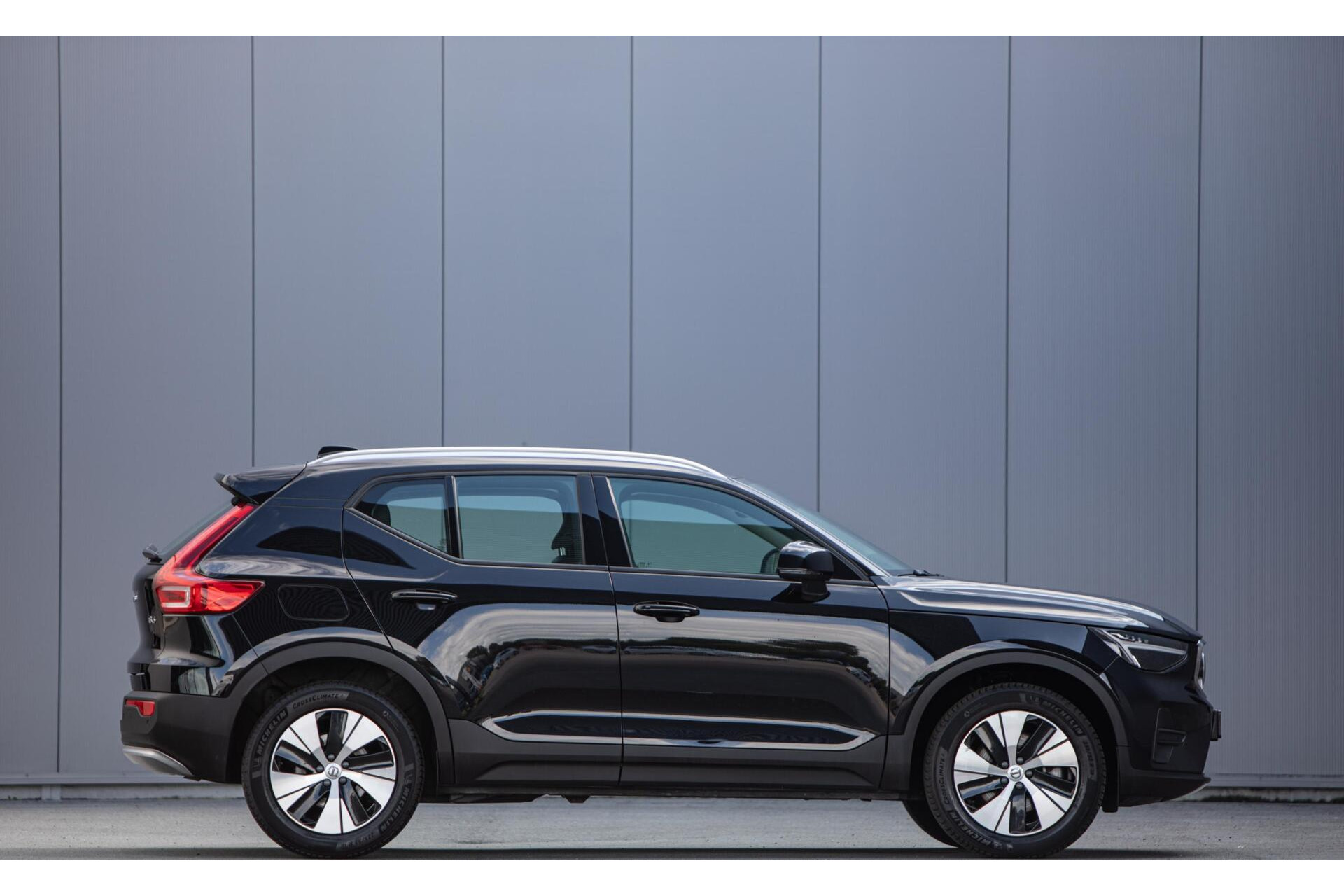 Volvo XC40 - 2.0 B3 Core MY2026|Leder|Keyless|PDC|Camera|Carplay