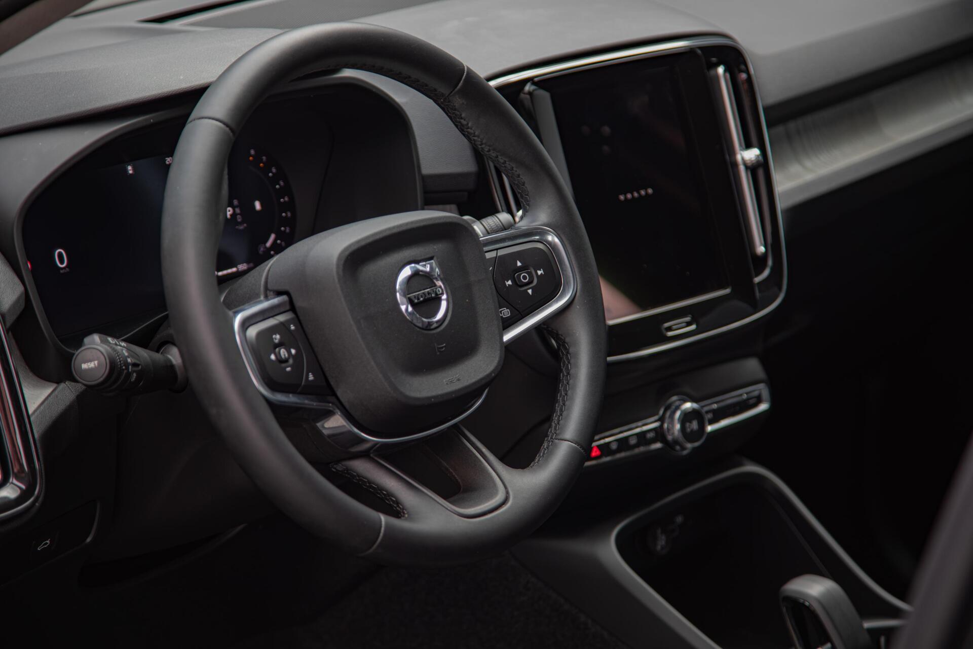Volvo XC40 2.0 B3 Core MY2026|Leder|Keyless|PDC|Camera|Carplay