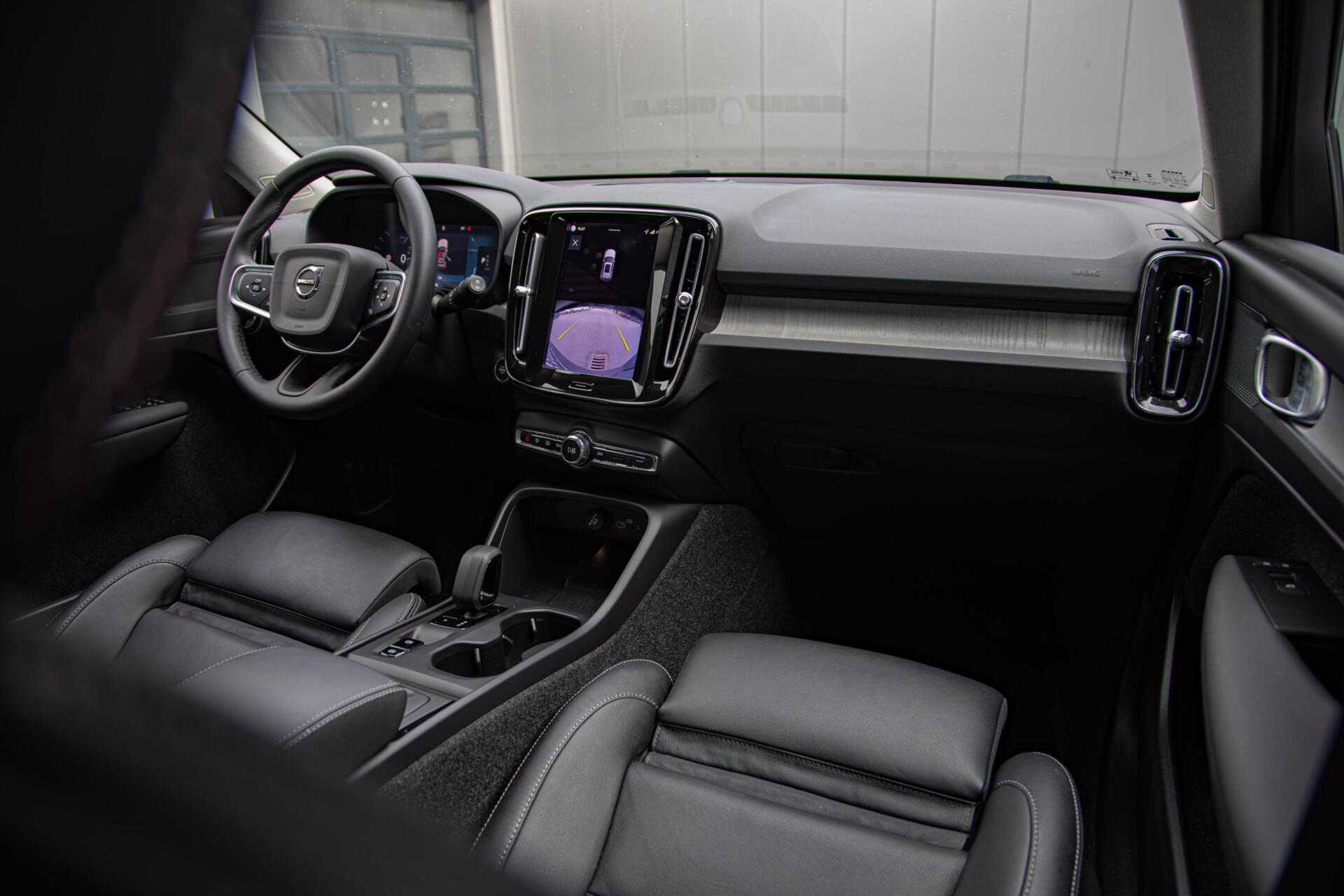 Volvo XC40 2.0 B3 Core MY2026|Leder|Keyless|PDC|Camera|Carplay
